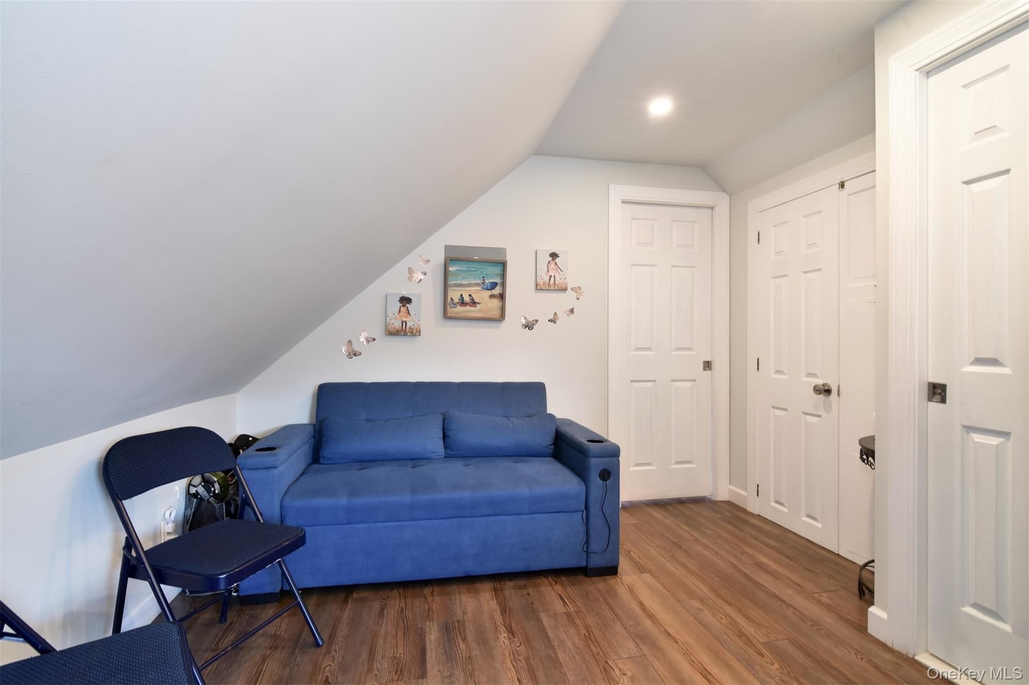 319 N Macquesten Parkway thumbnail 19