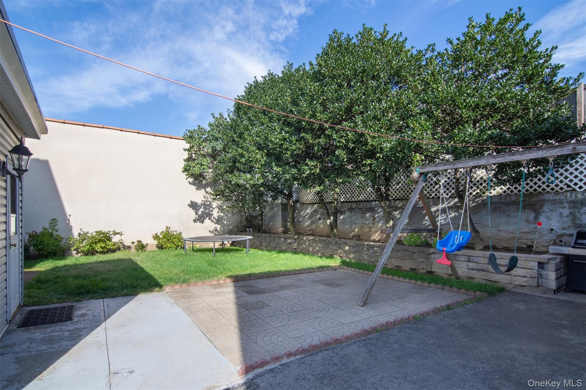 319 N Macquesten Parkway thumbnail 24