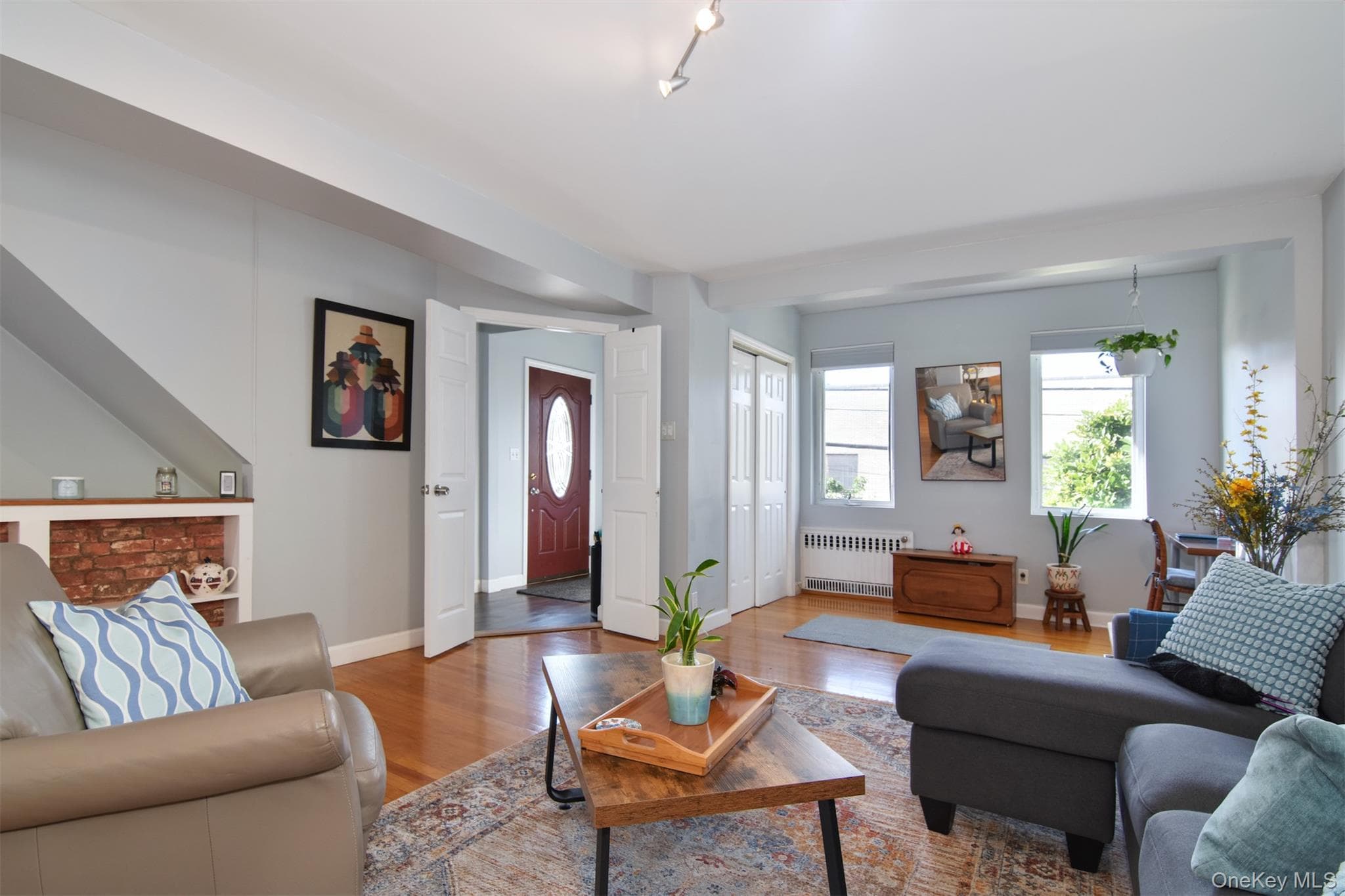 319 N Macquesten Parkway thumbnail 4