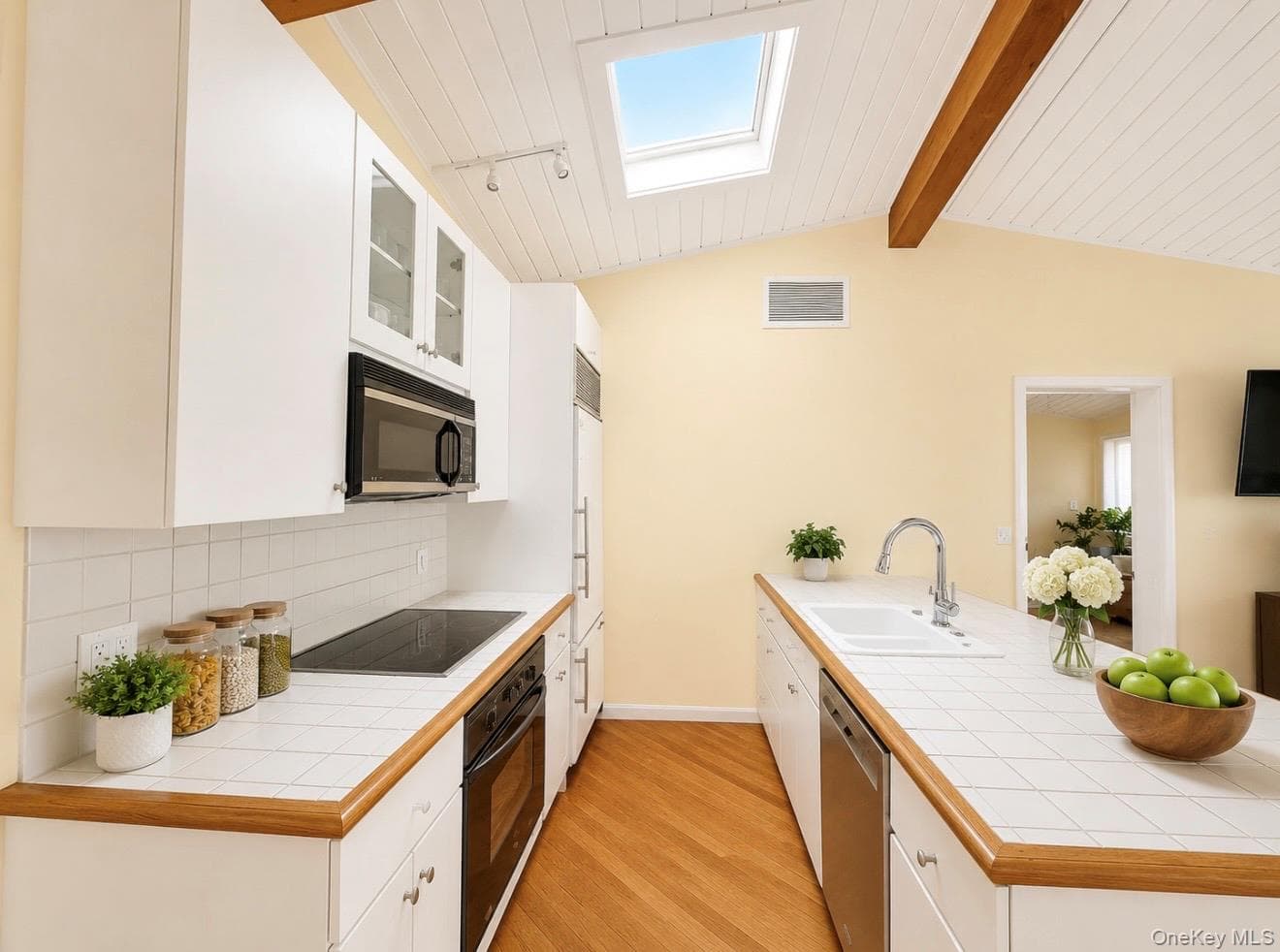 35 Library Avenue AVE Unit: 8 R thumbnail 8