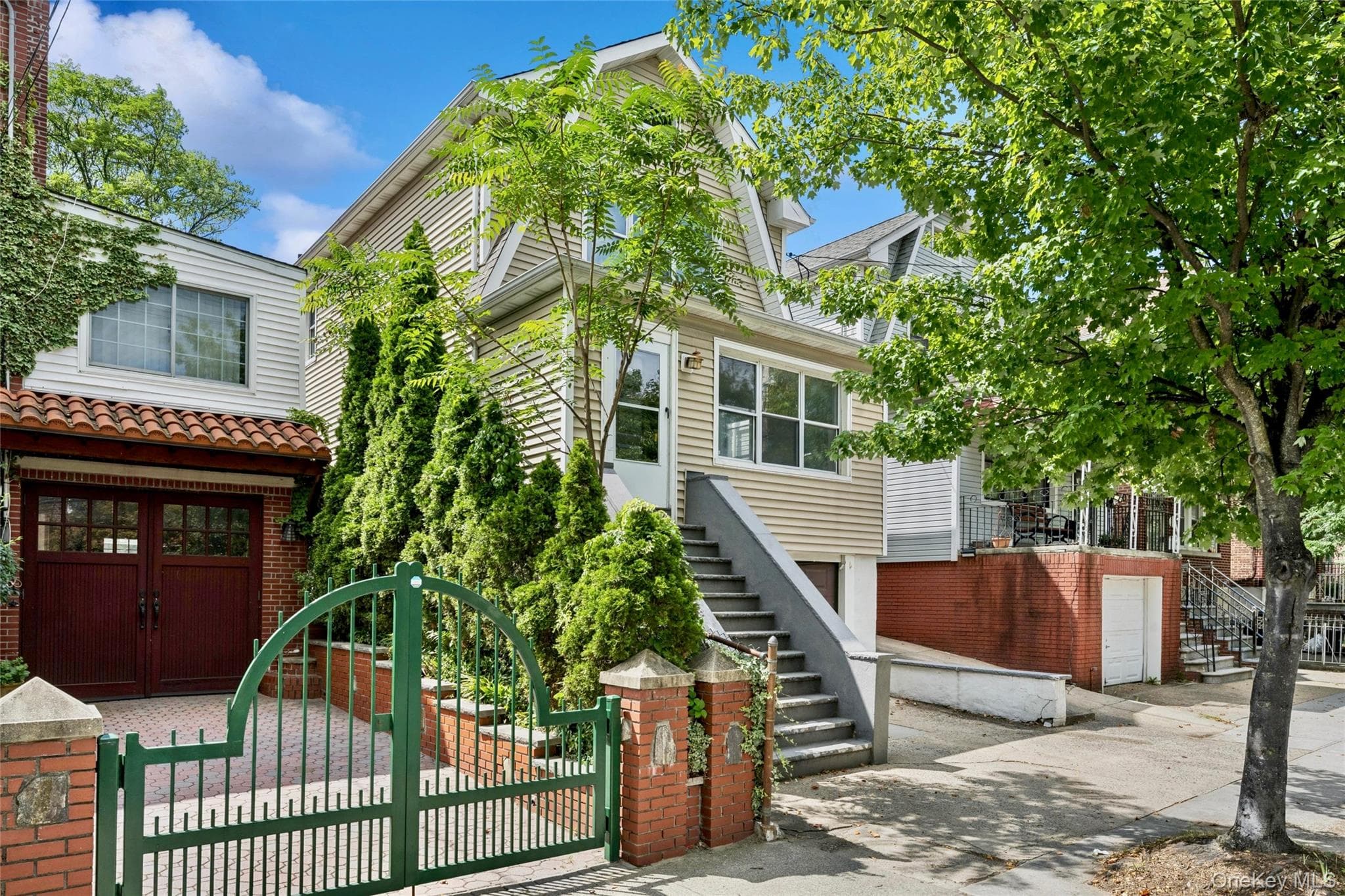 1631 Paulding Avenue thumbnail 4