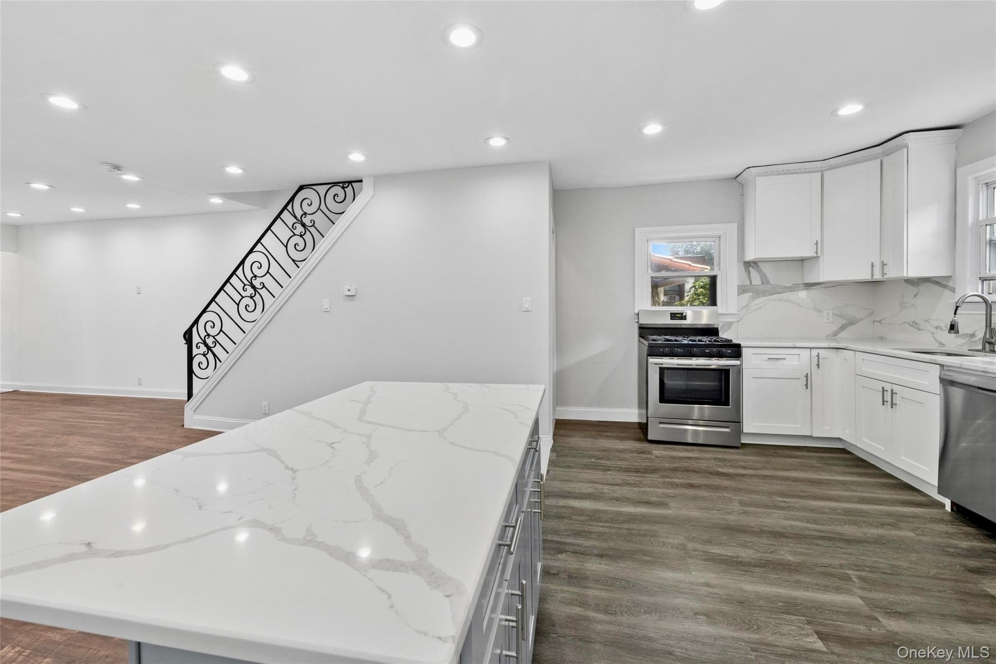 1631 Paulding Avenue thumbnail 17