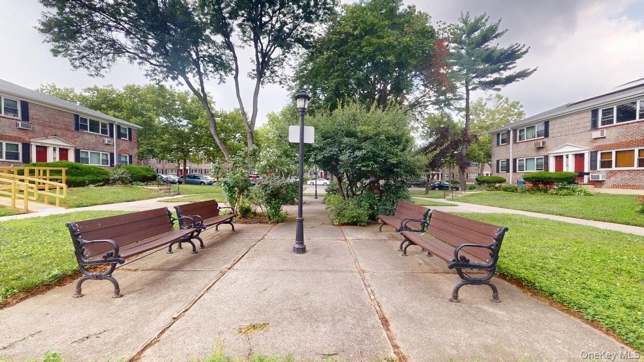 150-28 Jewel Avenue Unit: 1 thumbnail 2