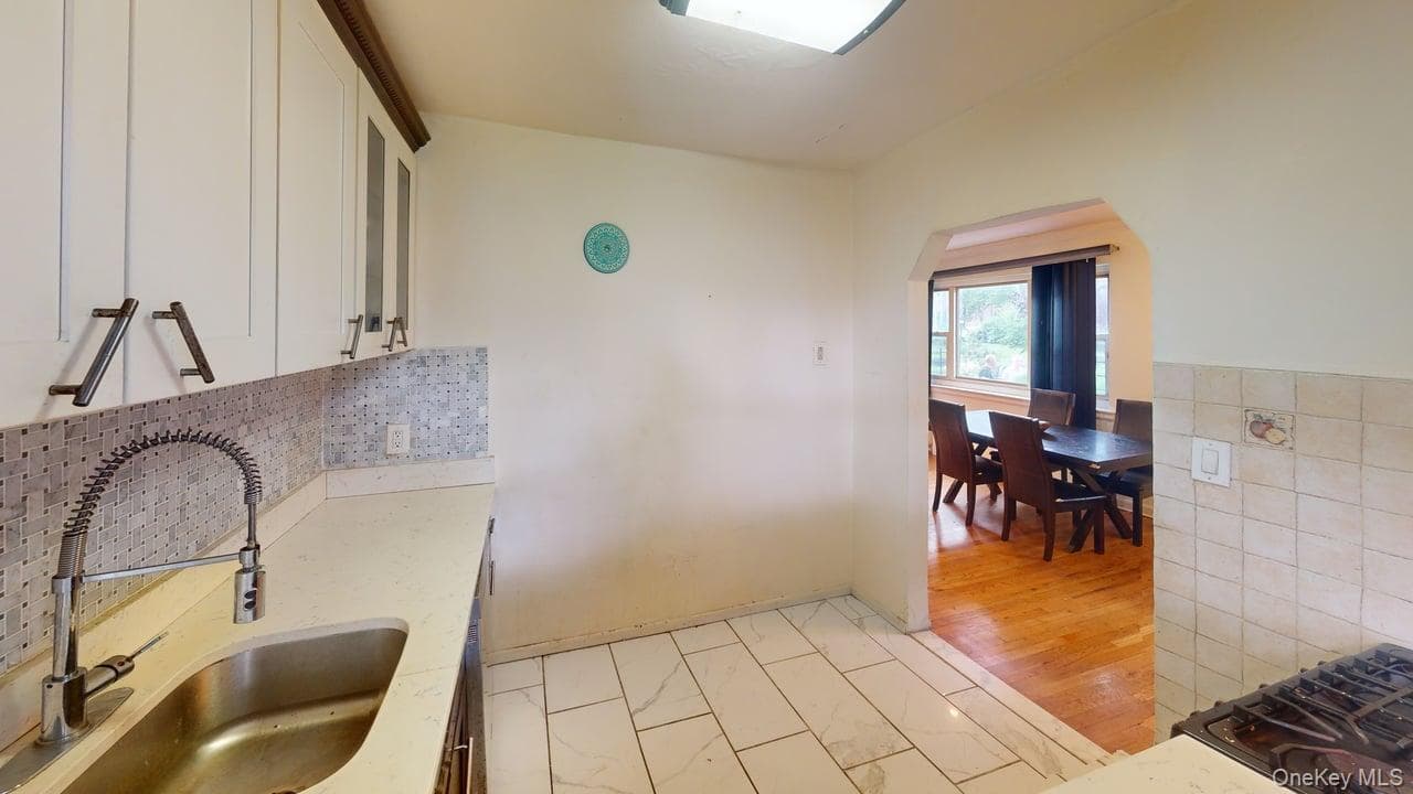 150-28 Jewel Avenue Unit: 1 thumbnail 13