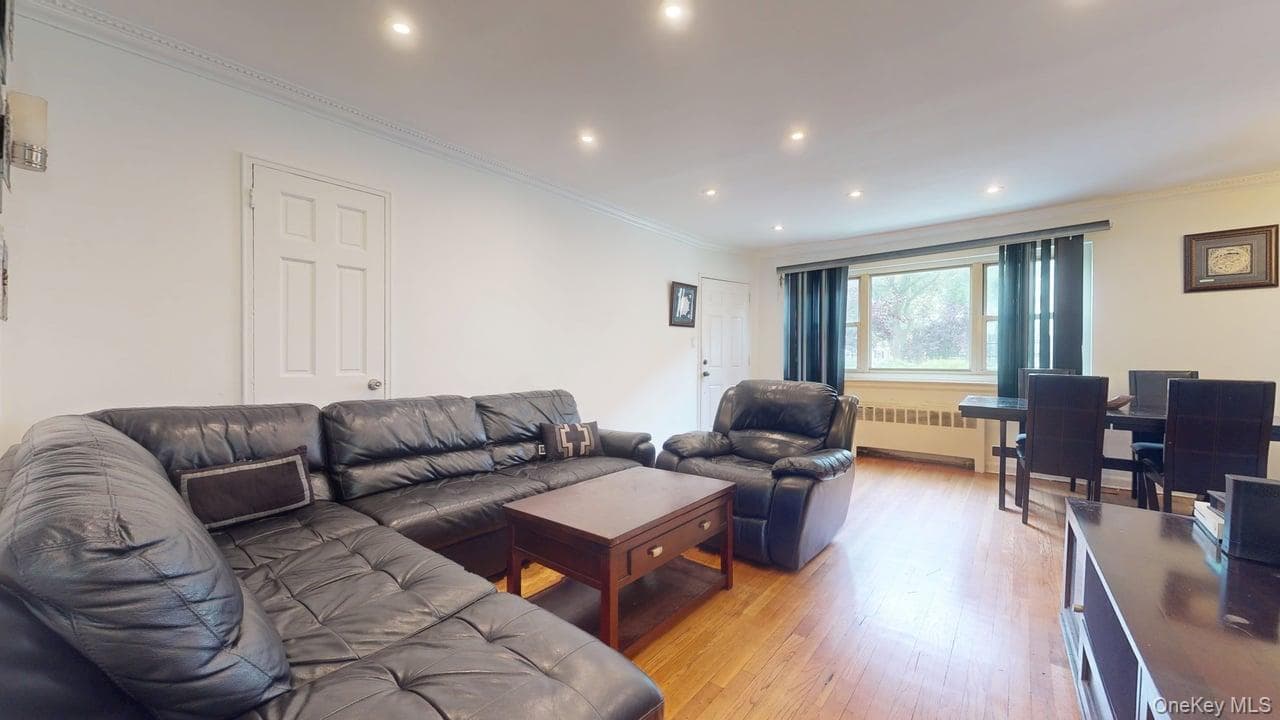 150-28 Jewel Avenue Unit: 1 thumbnail 5