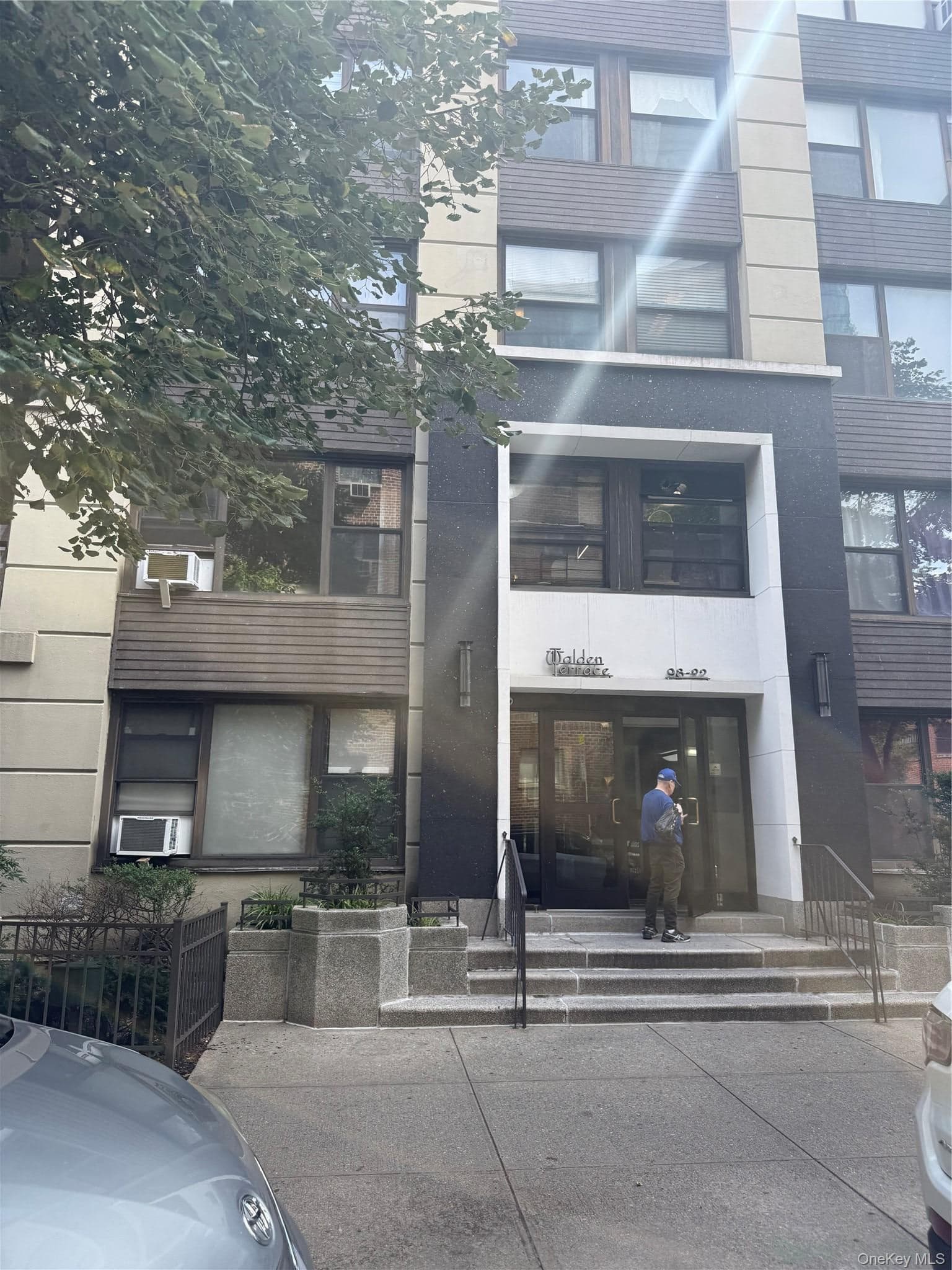 98-22 63rd Drive Unit: 7B thumbnail 5
