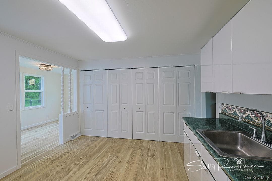 814 N Hillside Road thumbnail 15
