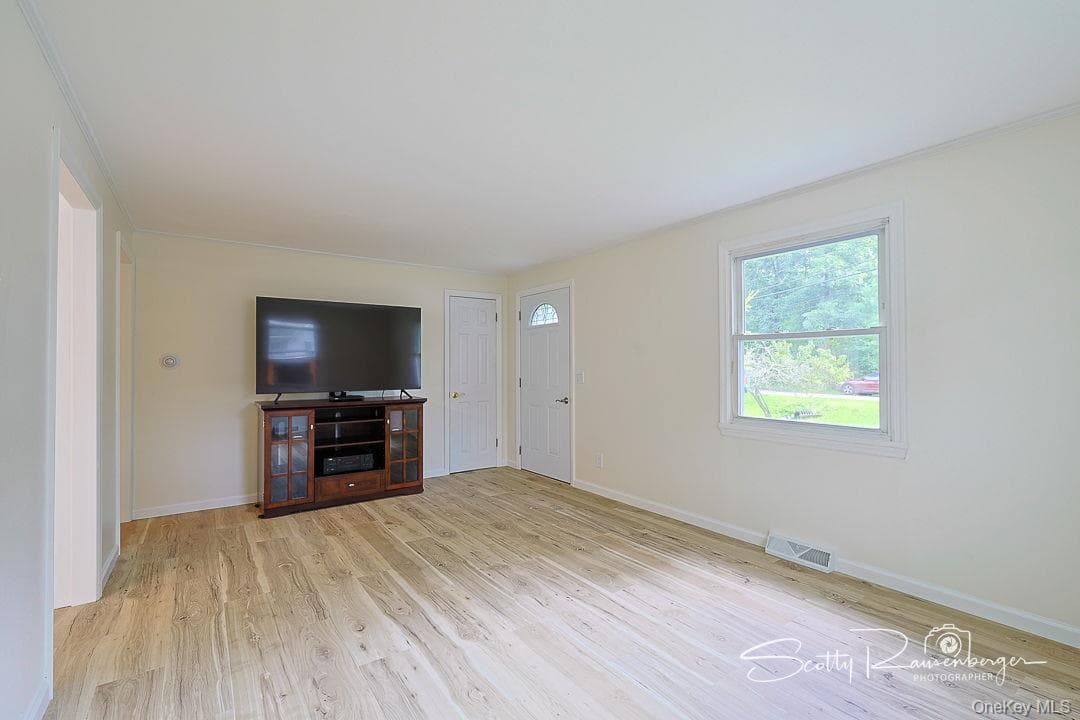 814 N Hillside Road thumbnail 6