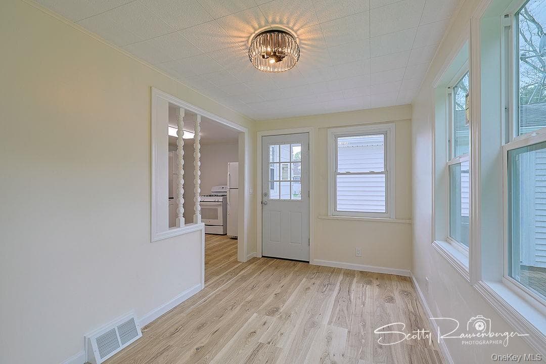 814 N Hillside Road thumbnail 19