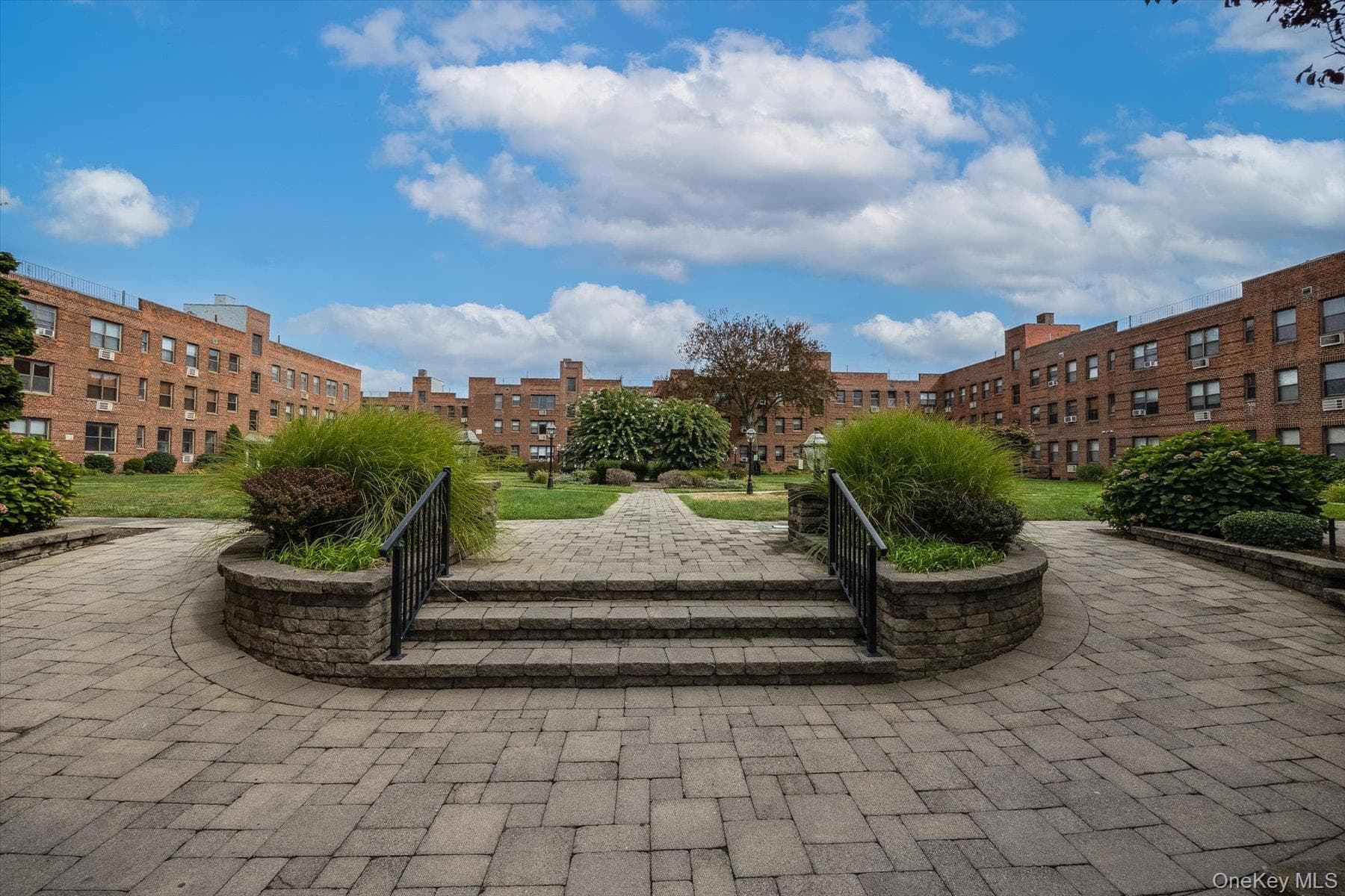 1 Jefferson Avenue Unit: H8, Rockville Centre