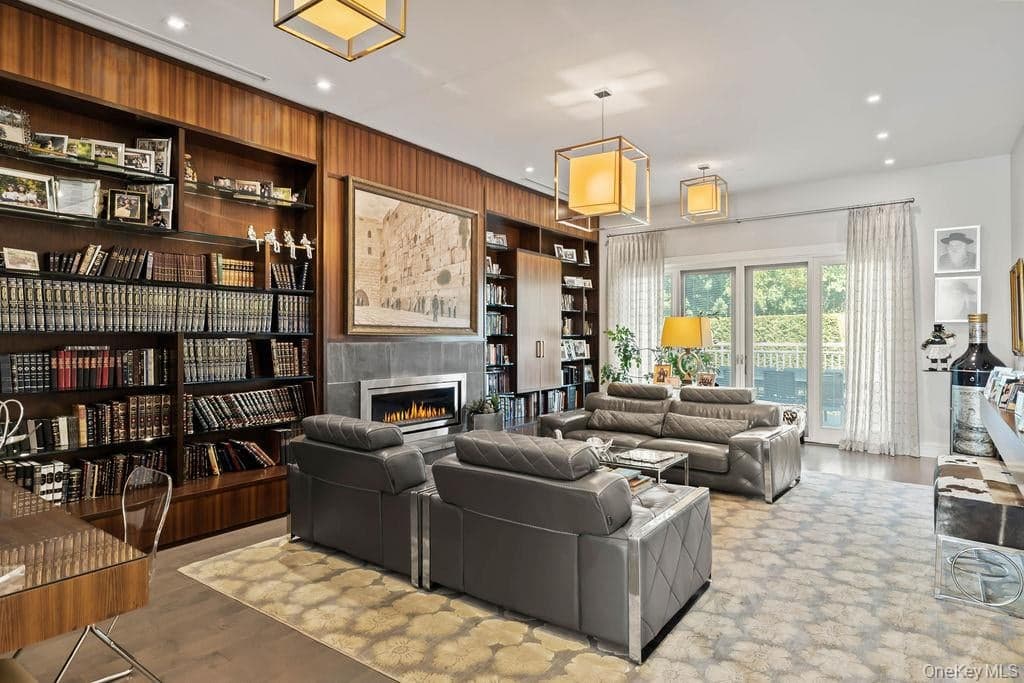 9 Ash Street thumbnail 6