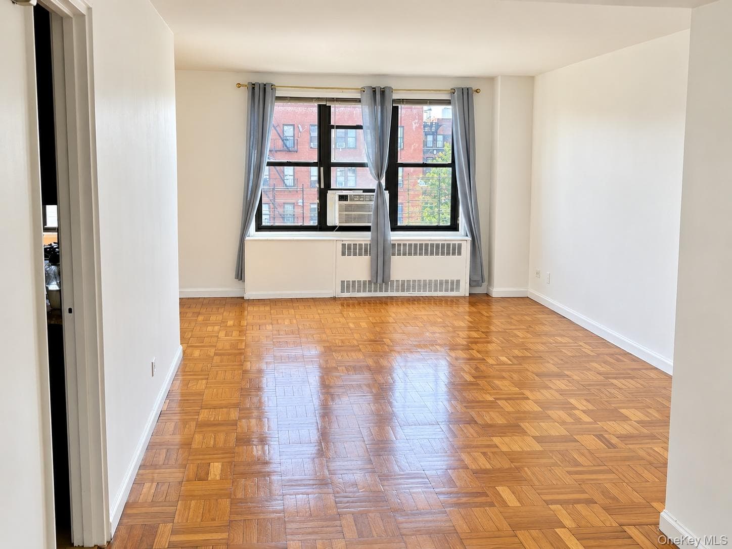 2835 Webb AVE Unit: 7E thumbnail 5