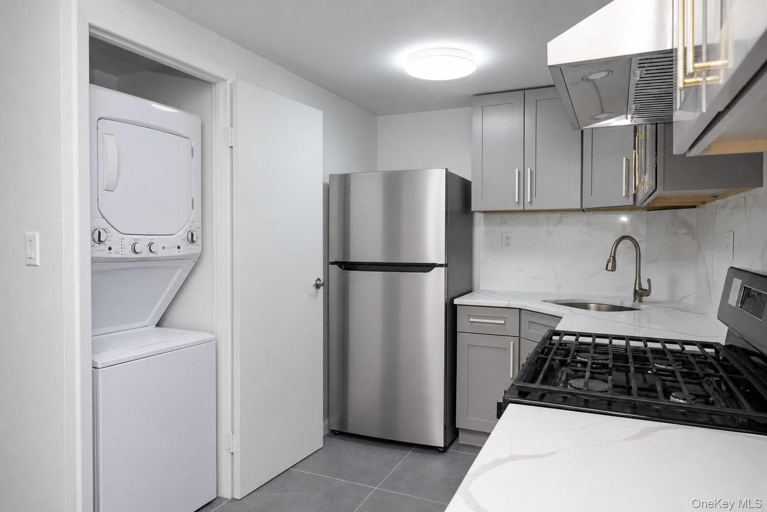14434 37th Avenue Unit: 402 thumbnail 10