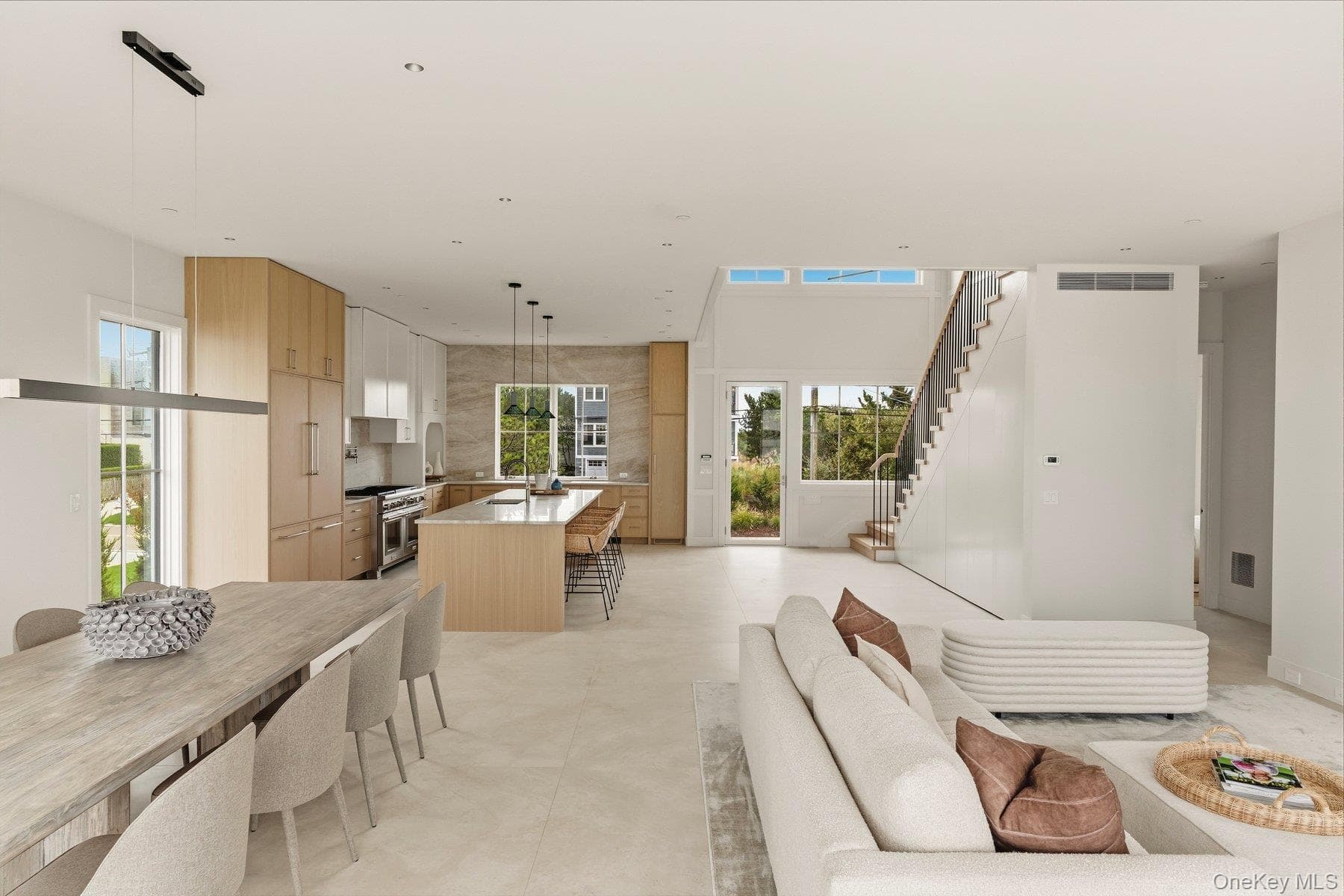 498 Dune Road thumbnail 15