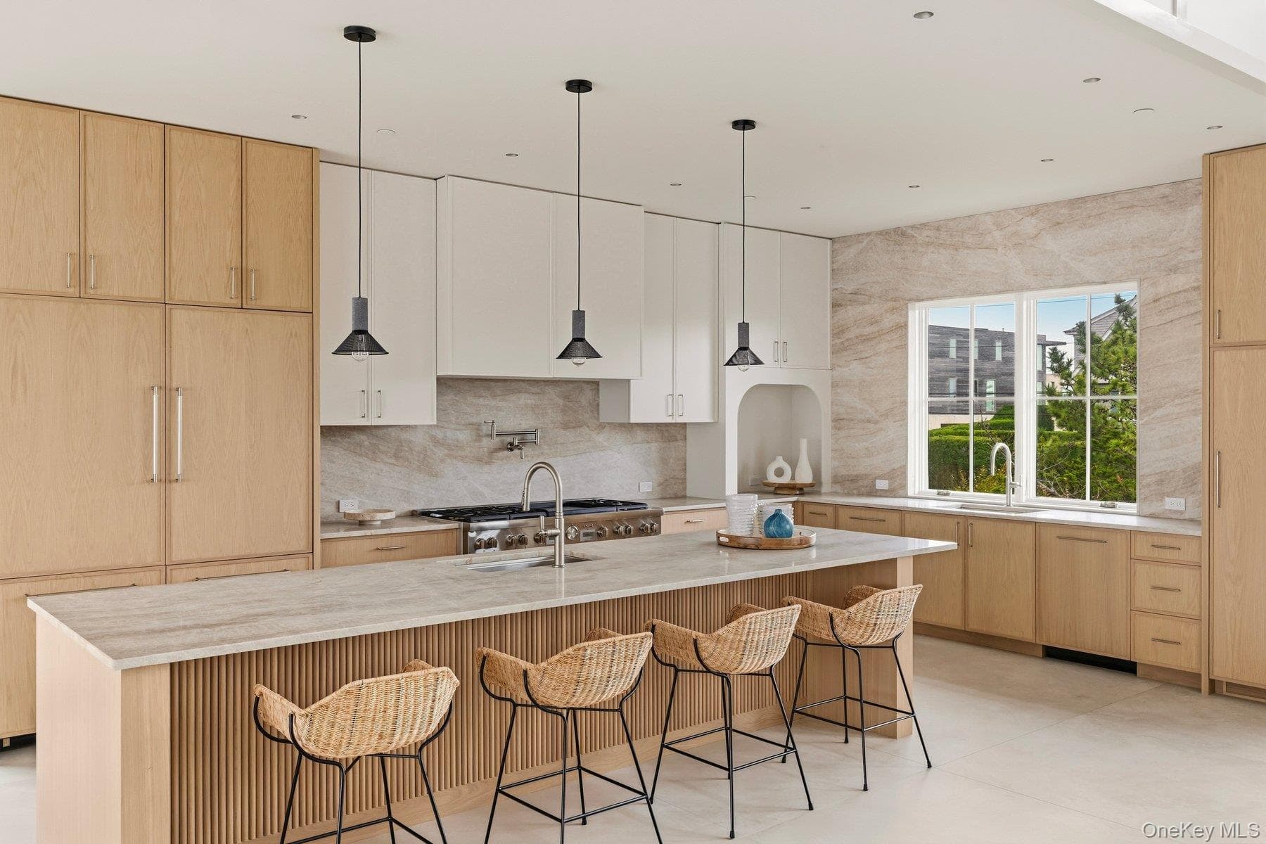 498 Dune Road thumbnail 9