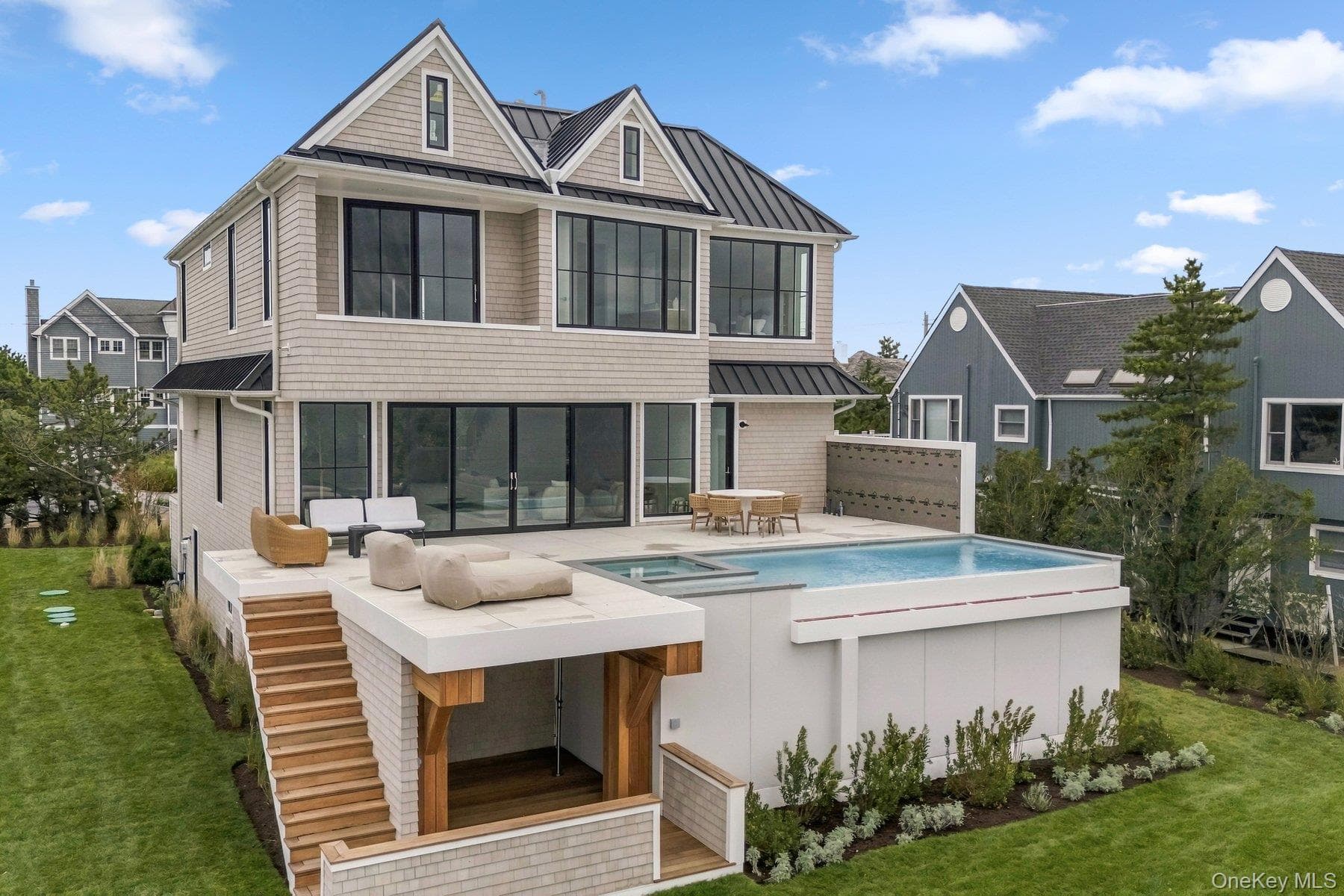 498 Dune Road thumbnail 4