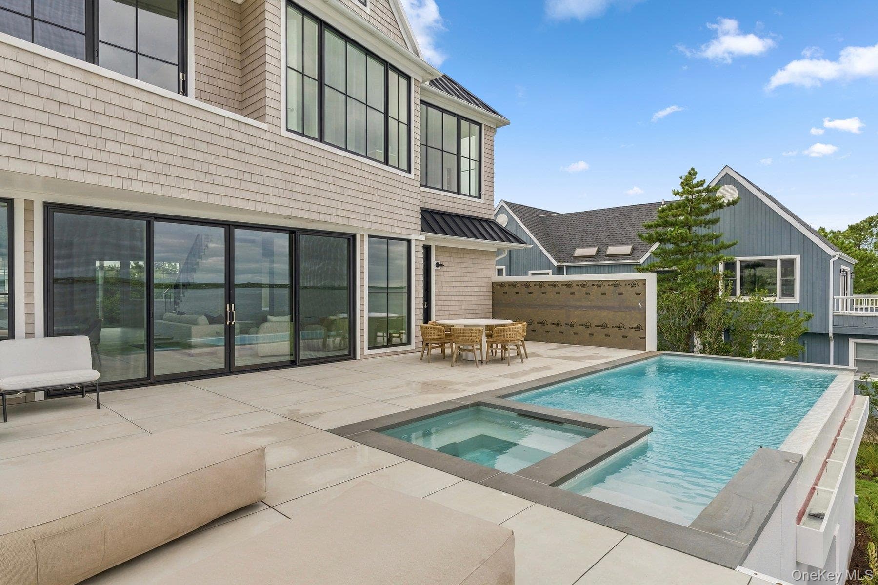 498 Dune Road thumbnail 39