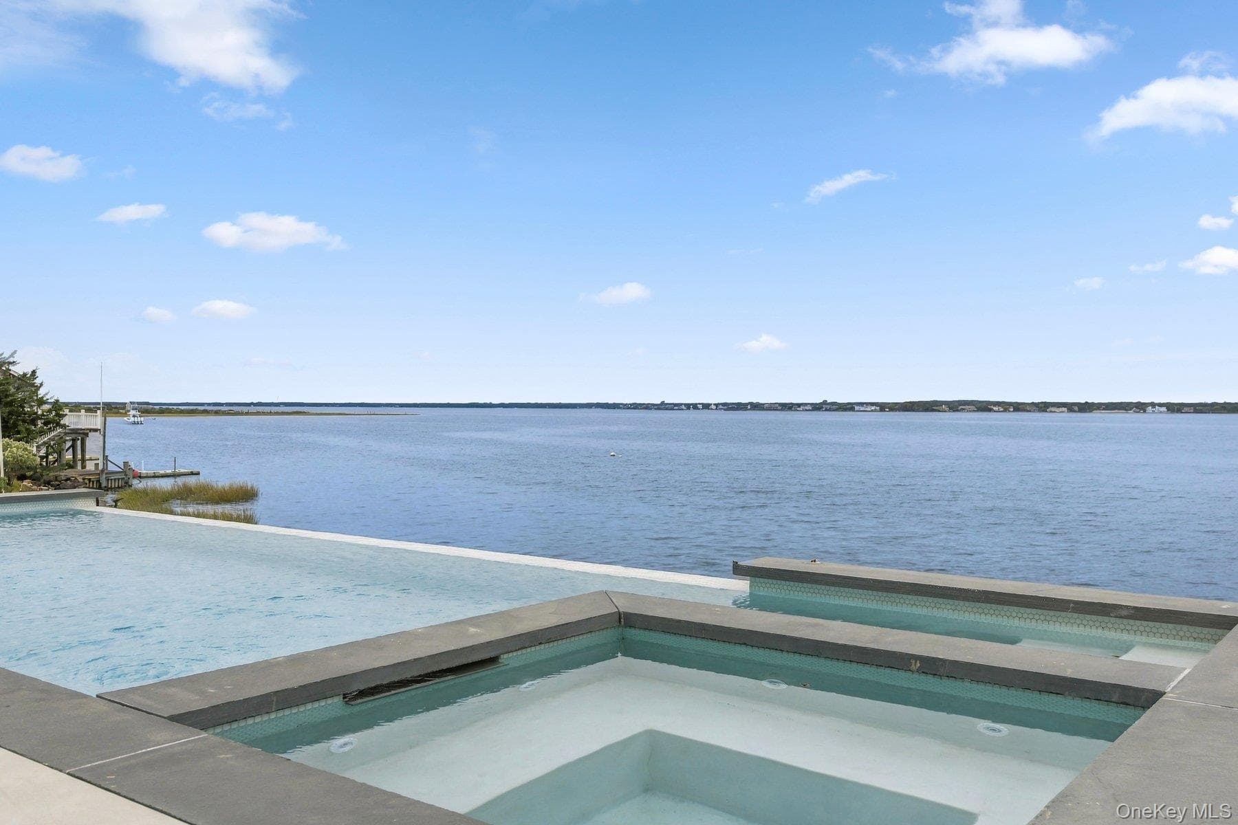 498 Dune Road thumbnail 32