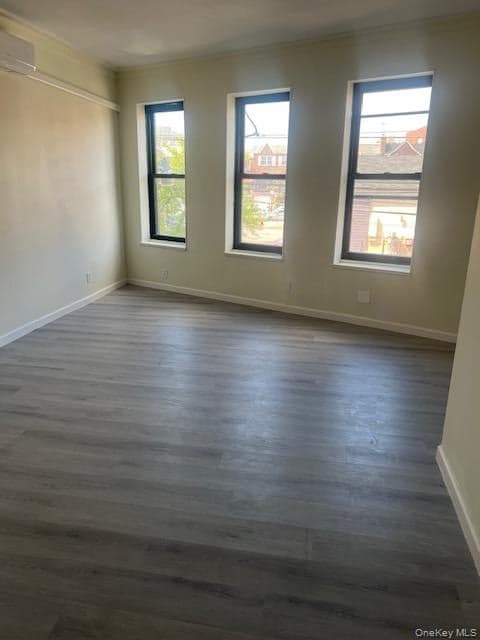 9414 Corona Avenue thumbnail 4