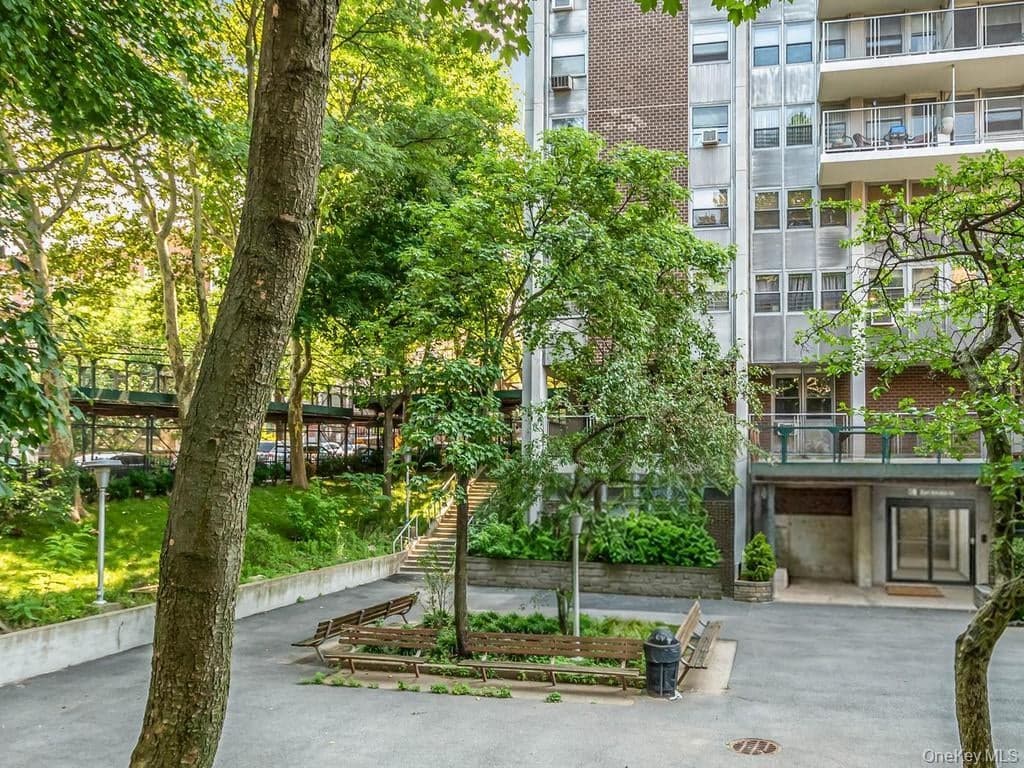 290 W 232nd Street Unit: 21C thumbnail 19