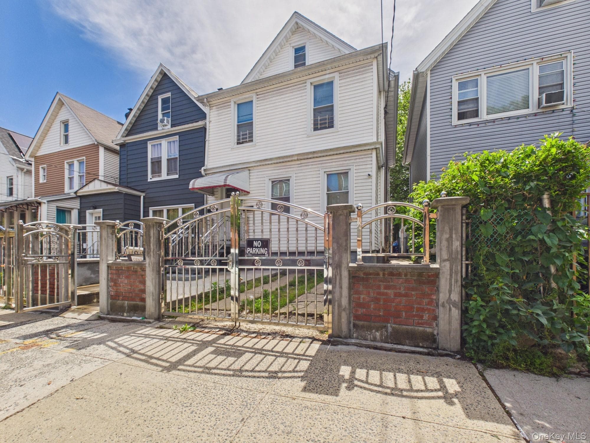 4432 Carpenter Avenue photo 1