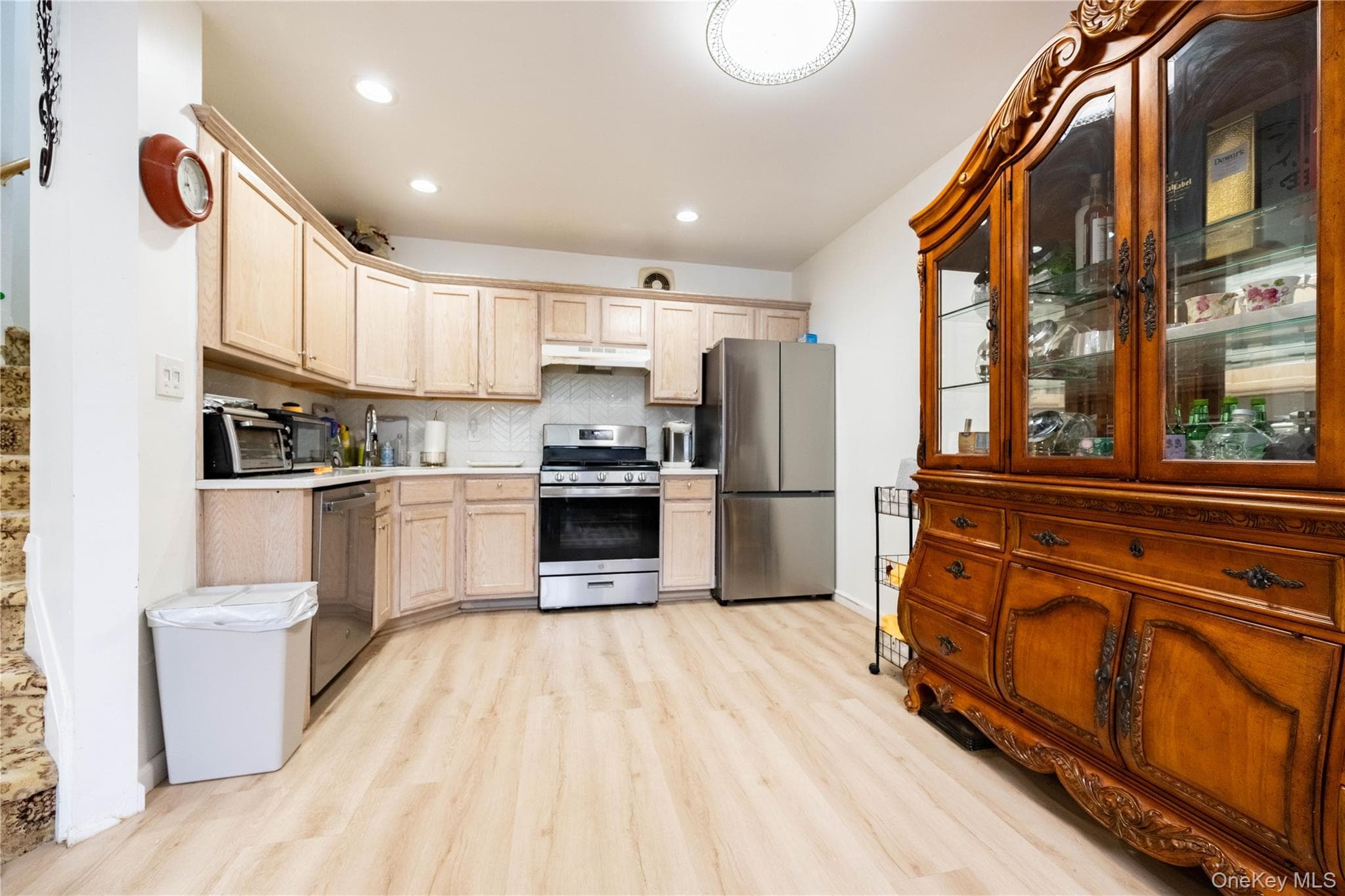 717 Spring Lake Drive thumbnail 6