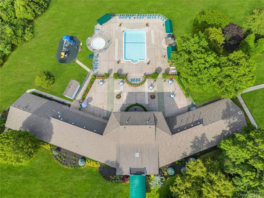 717 Spring Lake Drive thumbnail 15