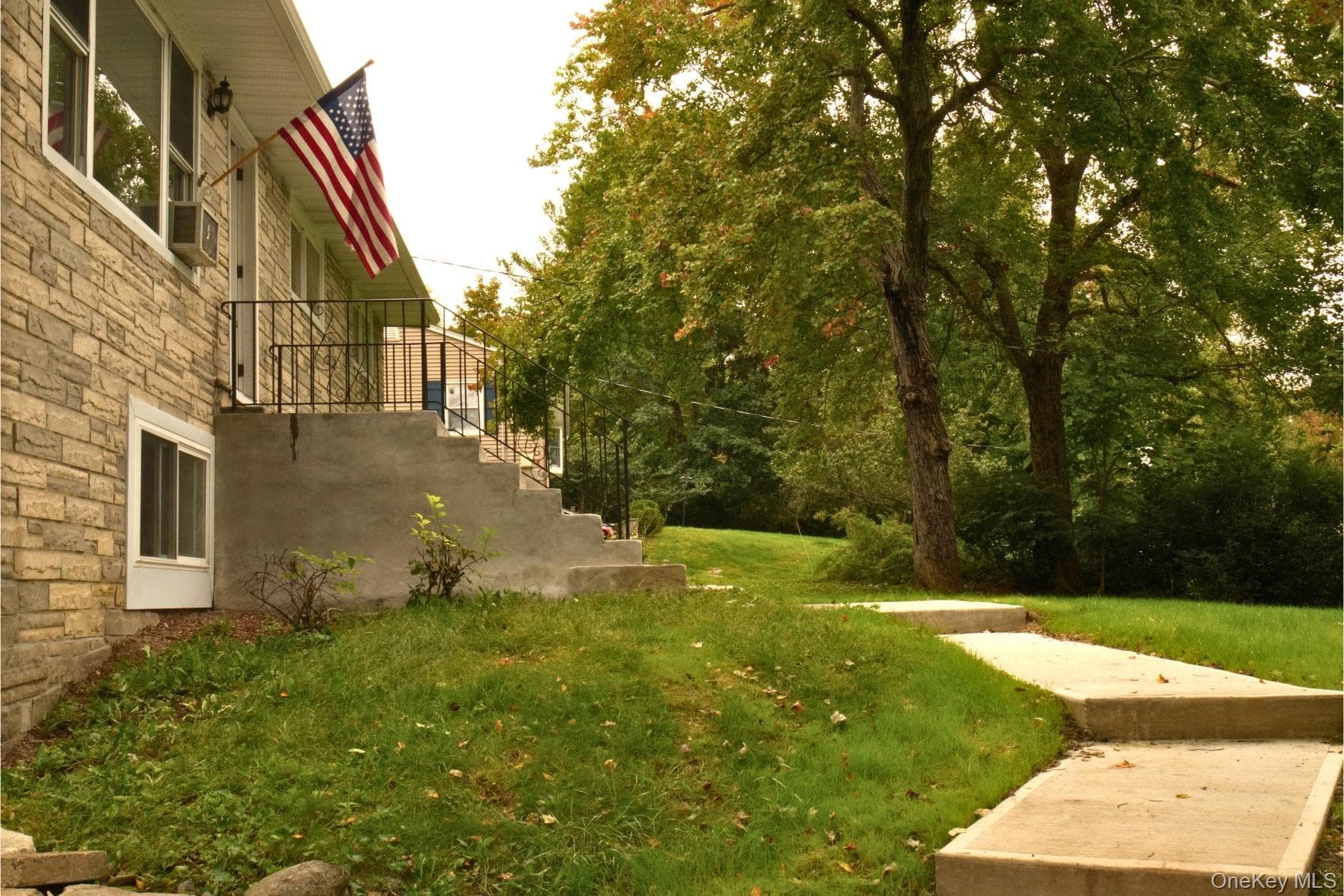 11 Everett Road thumbnail 3
