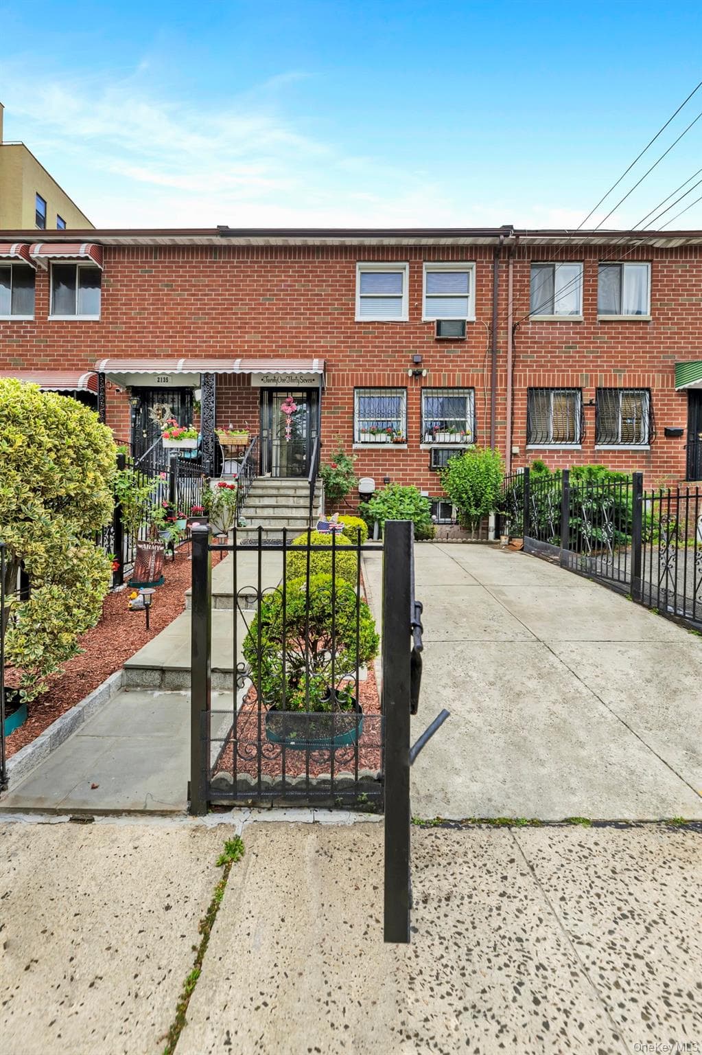 2137 Clinton Avenue thumbnail 14