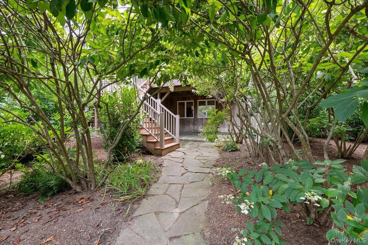 2785 Noyack Road thumbnail 6