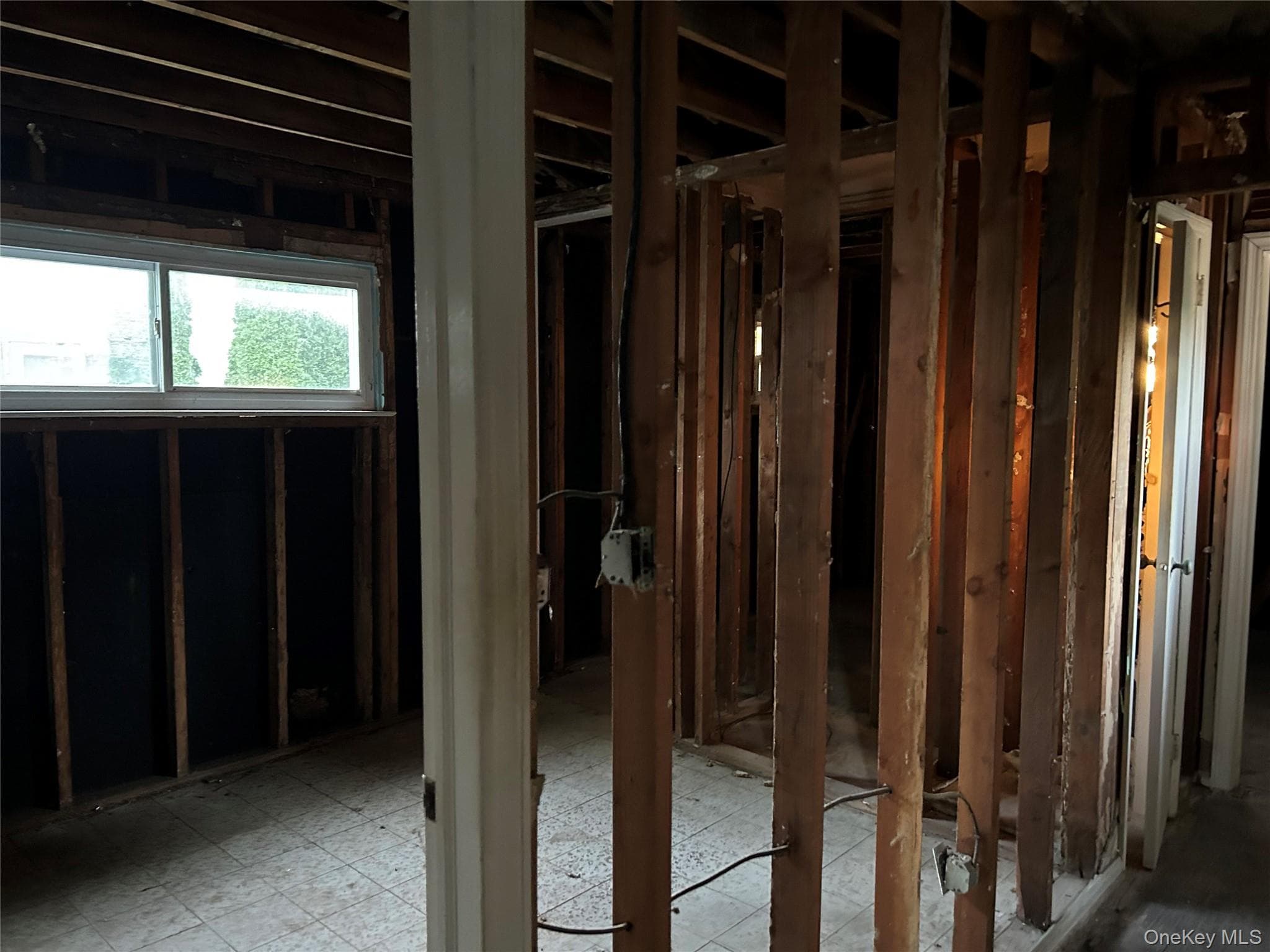 1056 Bay Shore AVE thumbnail 11