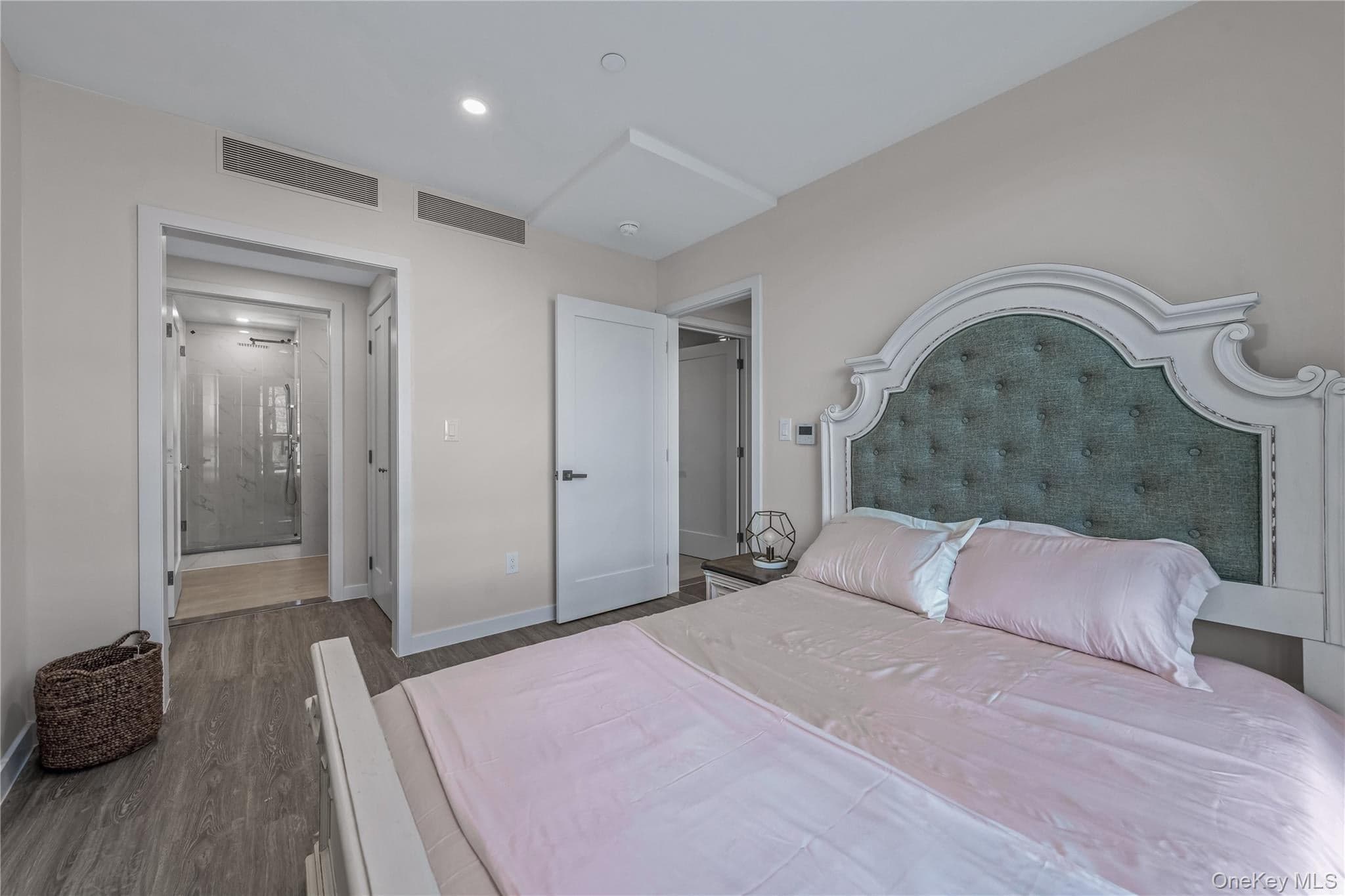 43-30 52nd Street Unit: 2B thumbnail 4