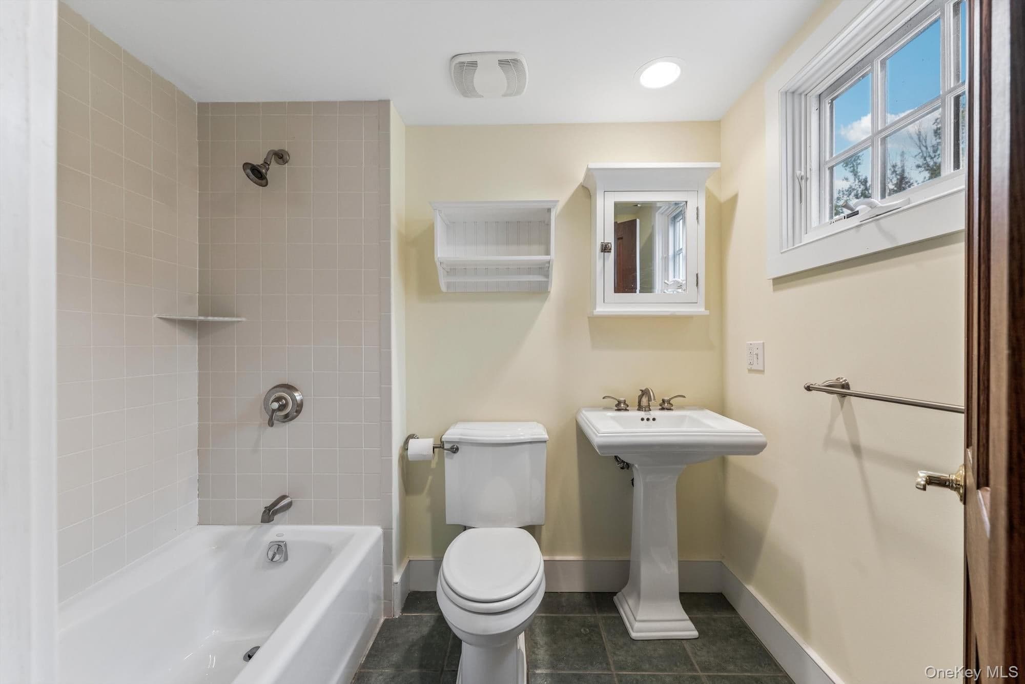 25105 Main Road thumbnail 12