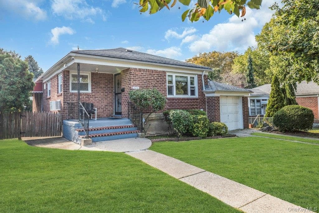 5310 Overbrook Street, Douglaston