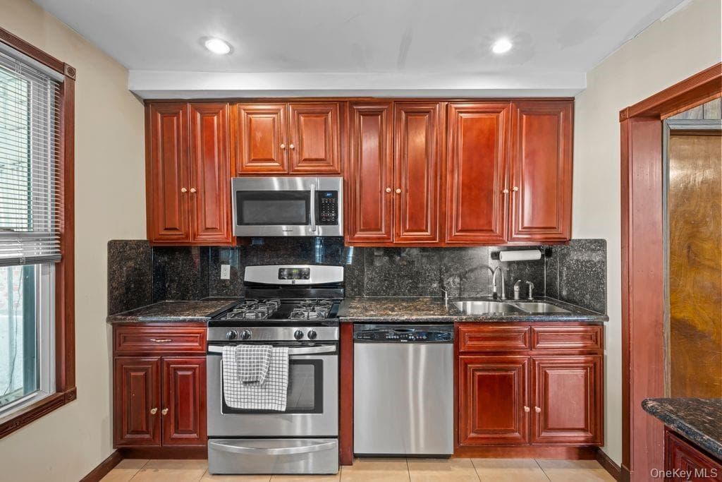 1549 E 96th Street thumbnail 12