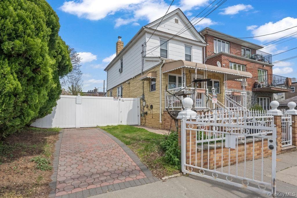 1549 E 96th Street thumbnail 4