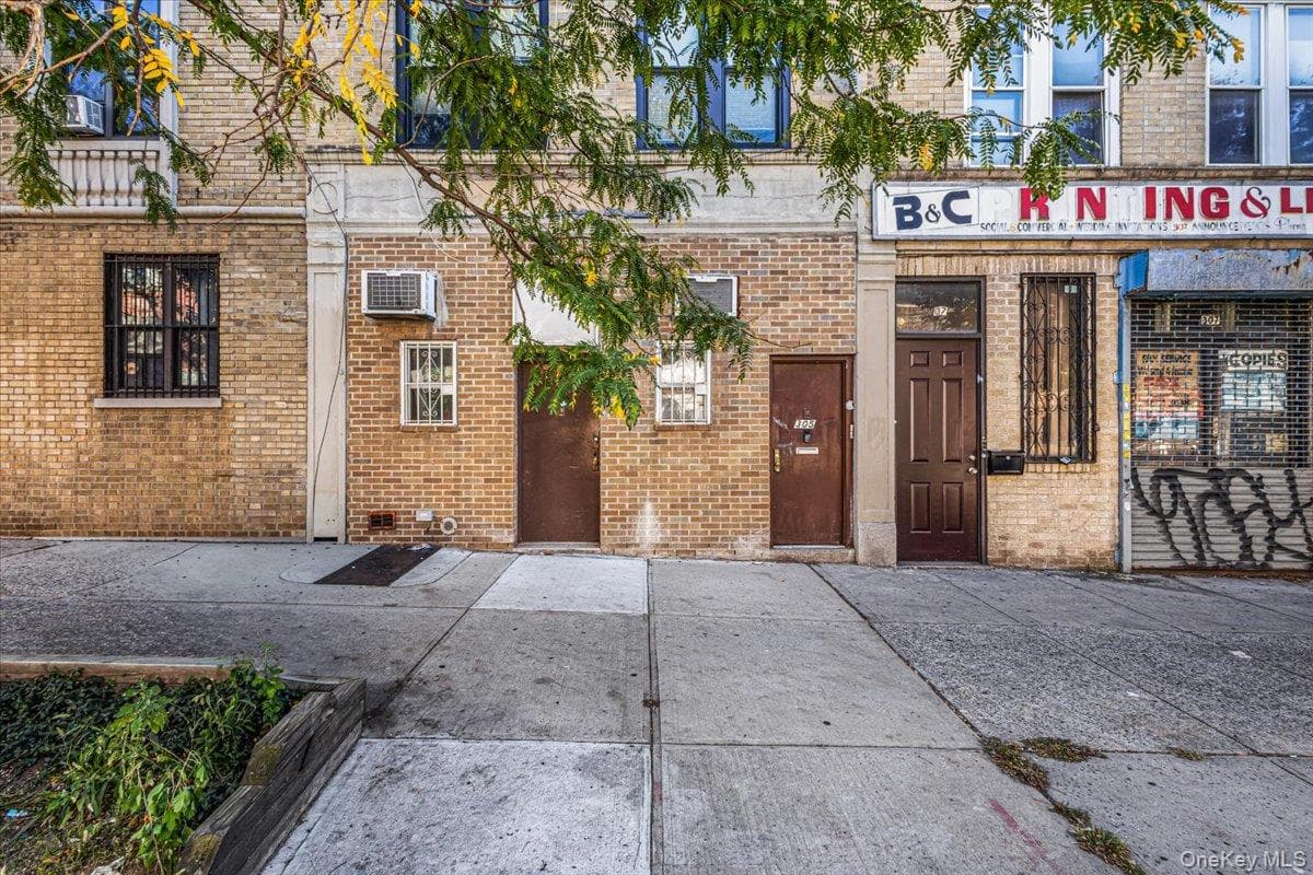 305 Rogers Avenue Unit: 1, Brooklyn