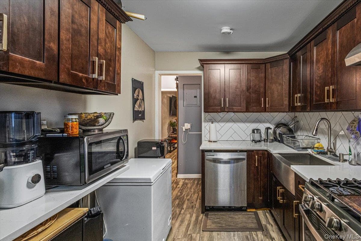 305 Rogers Avenue Unit: 1 thumbnail 17