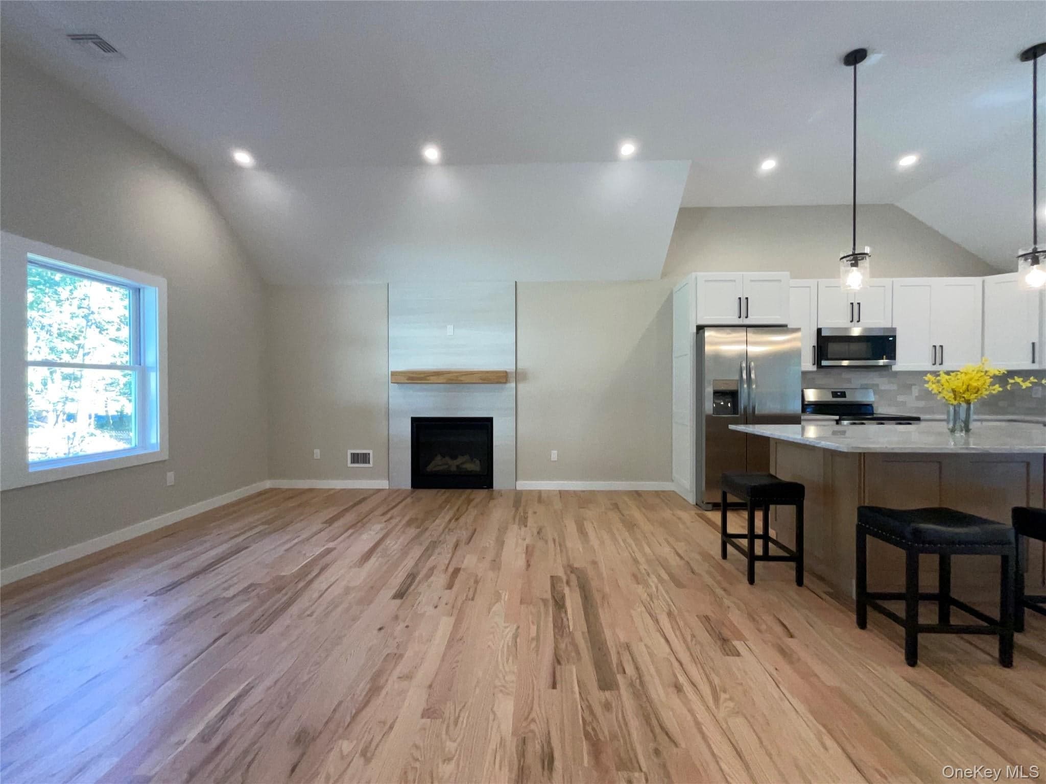 186 Huguenot Drive thumbnail 3