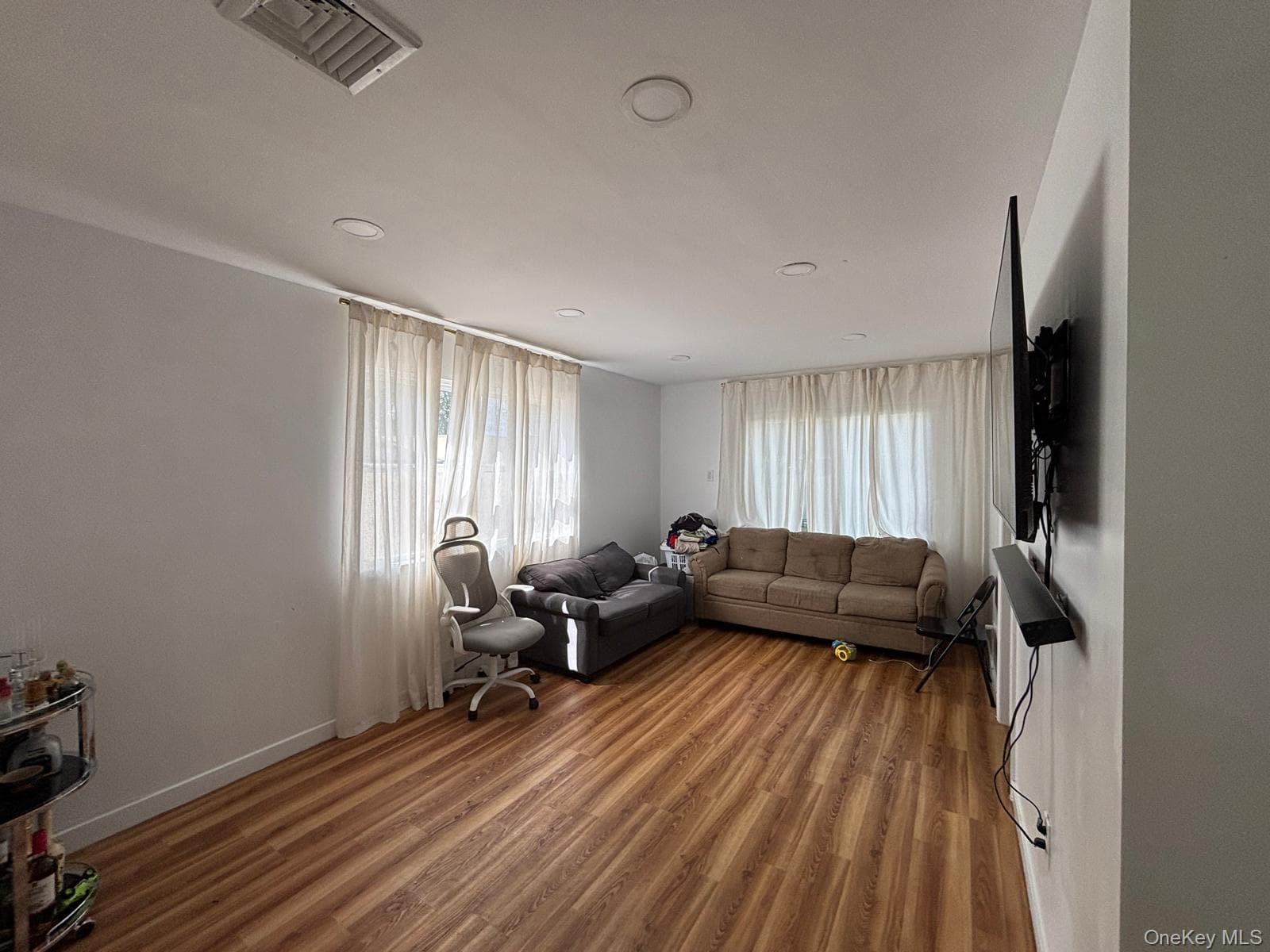 93 Peters Avenue thumbnail 12