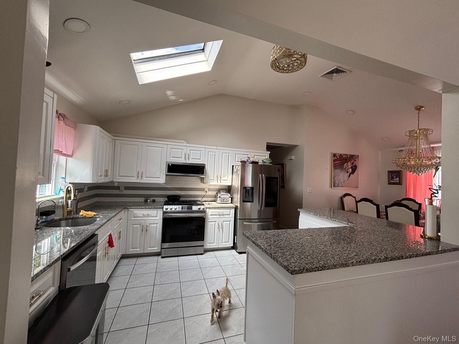 93 Peters Avenue thumbnail 6