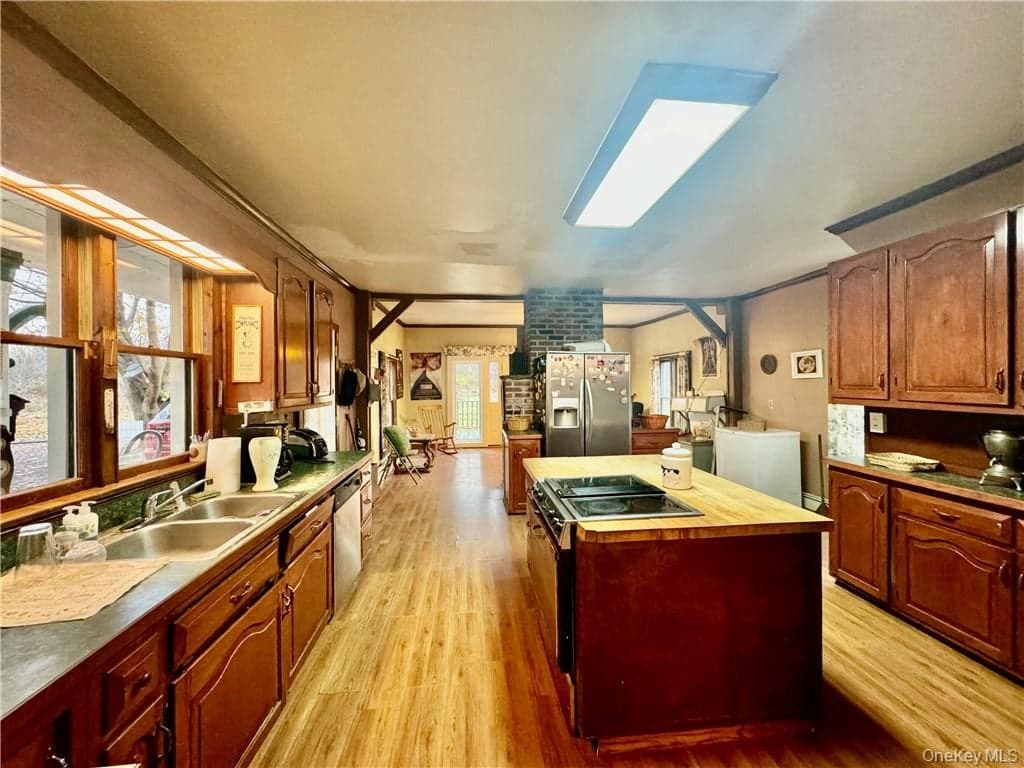 255 Howells Road thumbnail 10