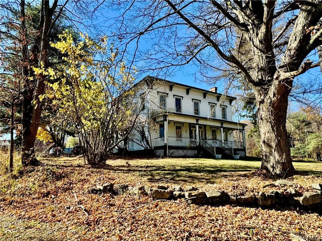 255 Howells Road, Middletown