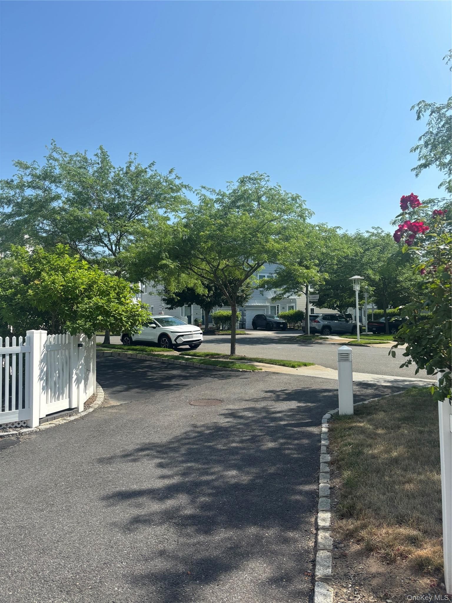 165 Commodore Circle thumbnail 5