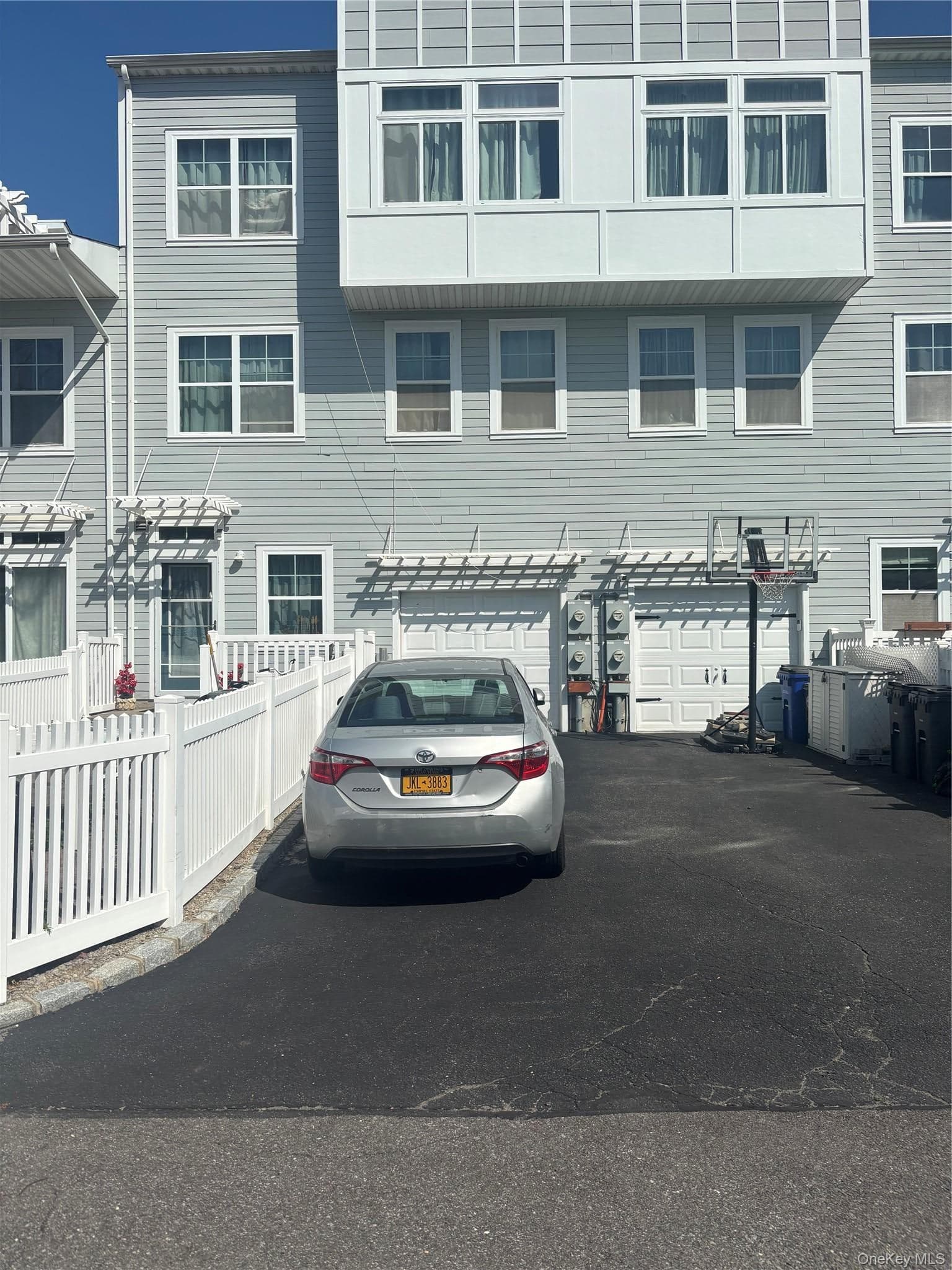 165 Commodore Circle thumbnail 3