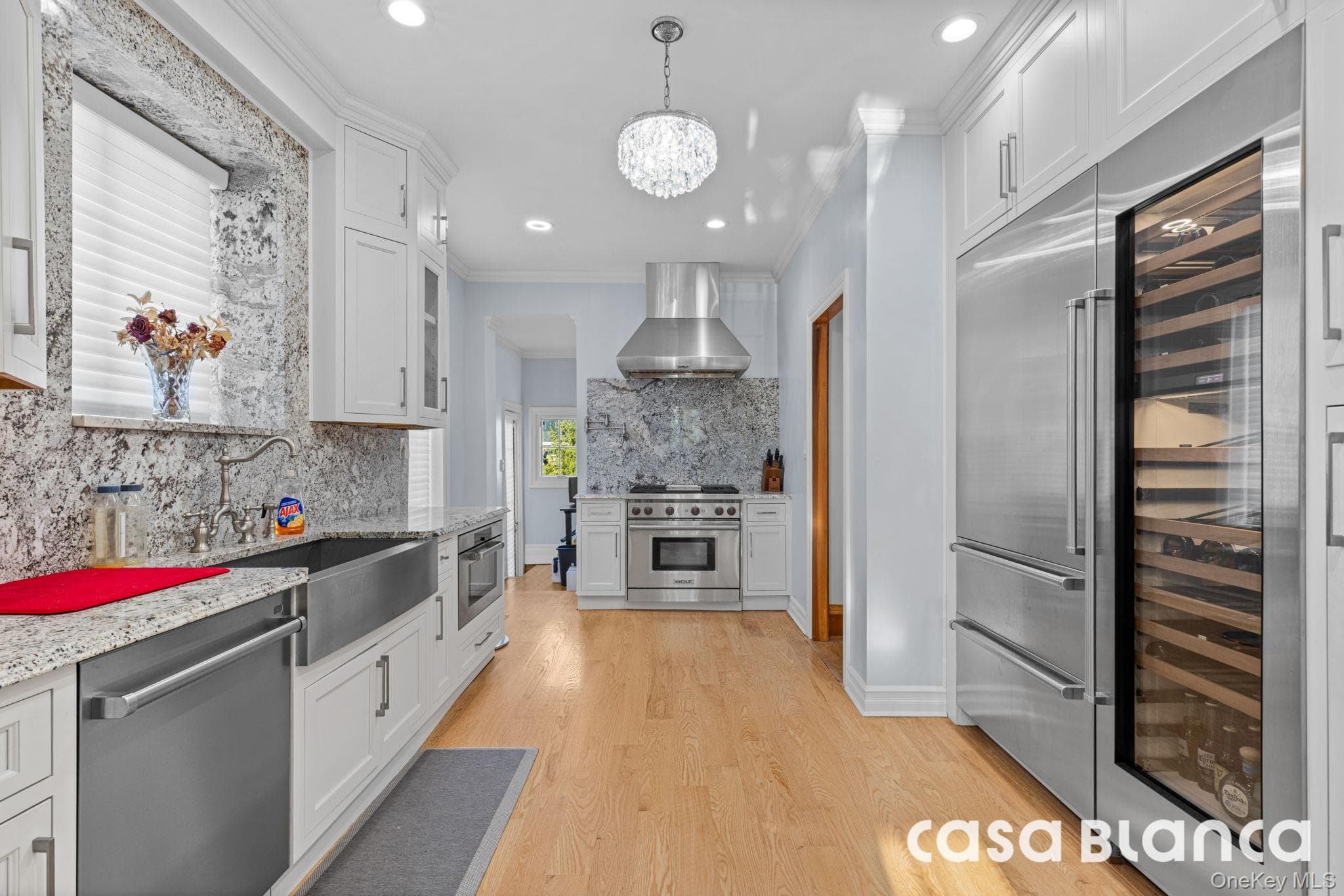 10511 Ditmars Boulevard thumbnail 6