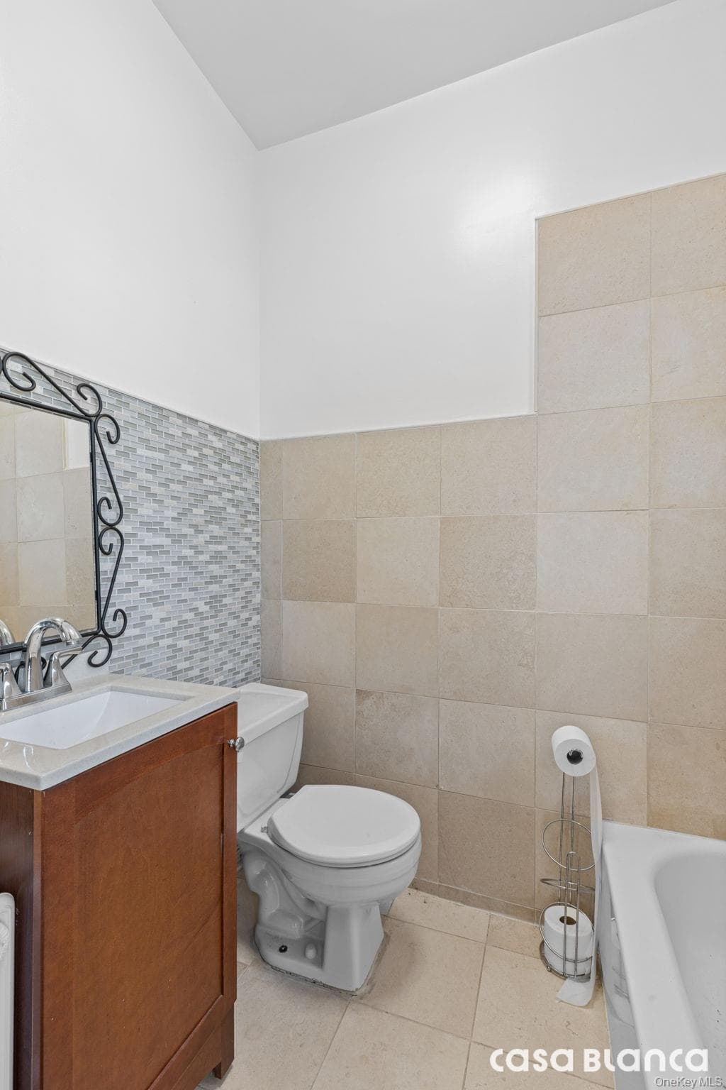 10511 Ditmars Boulevard thumbnail 14