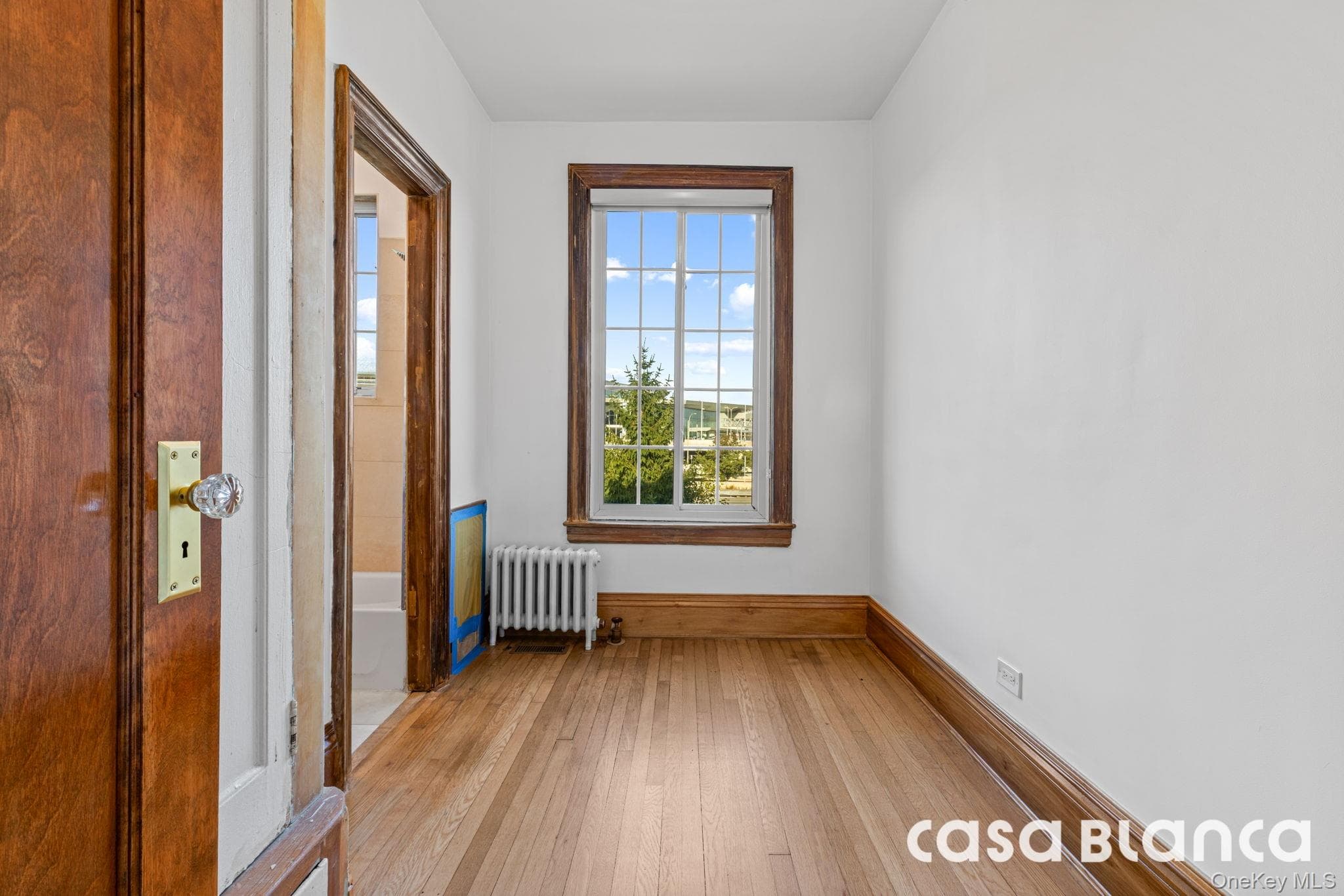 10511 Ditmars Boulevard thumbnail 13