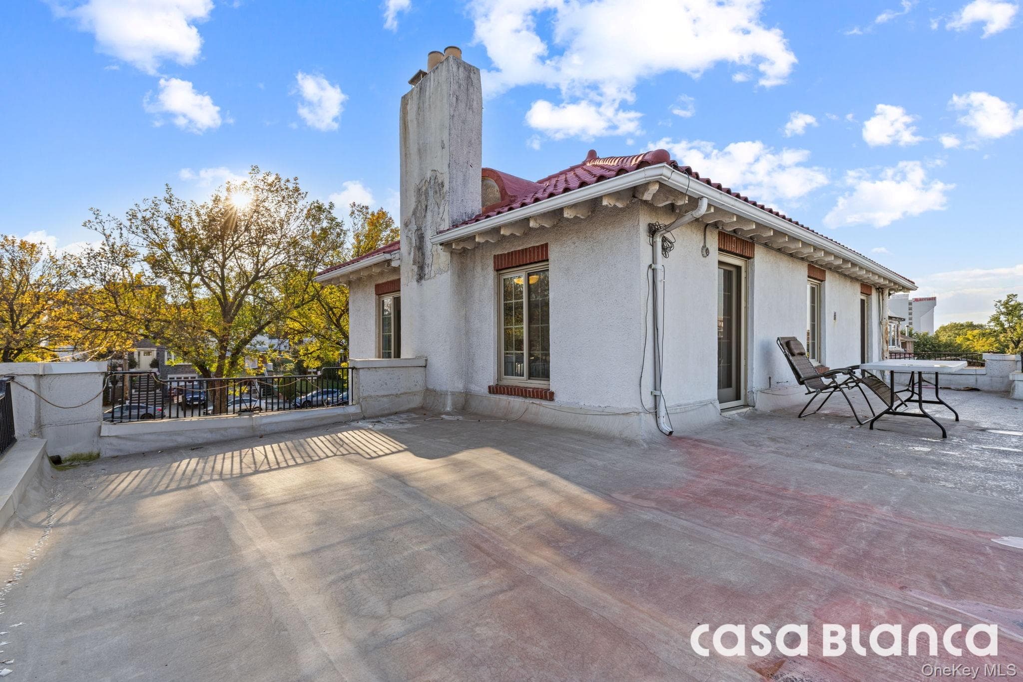 10511 Ditmars Boulevard thumbnail 23