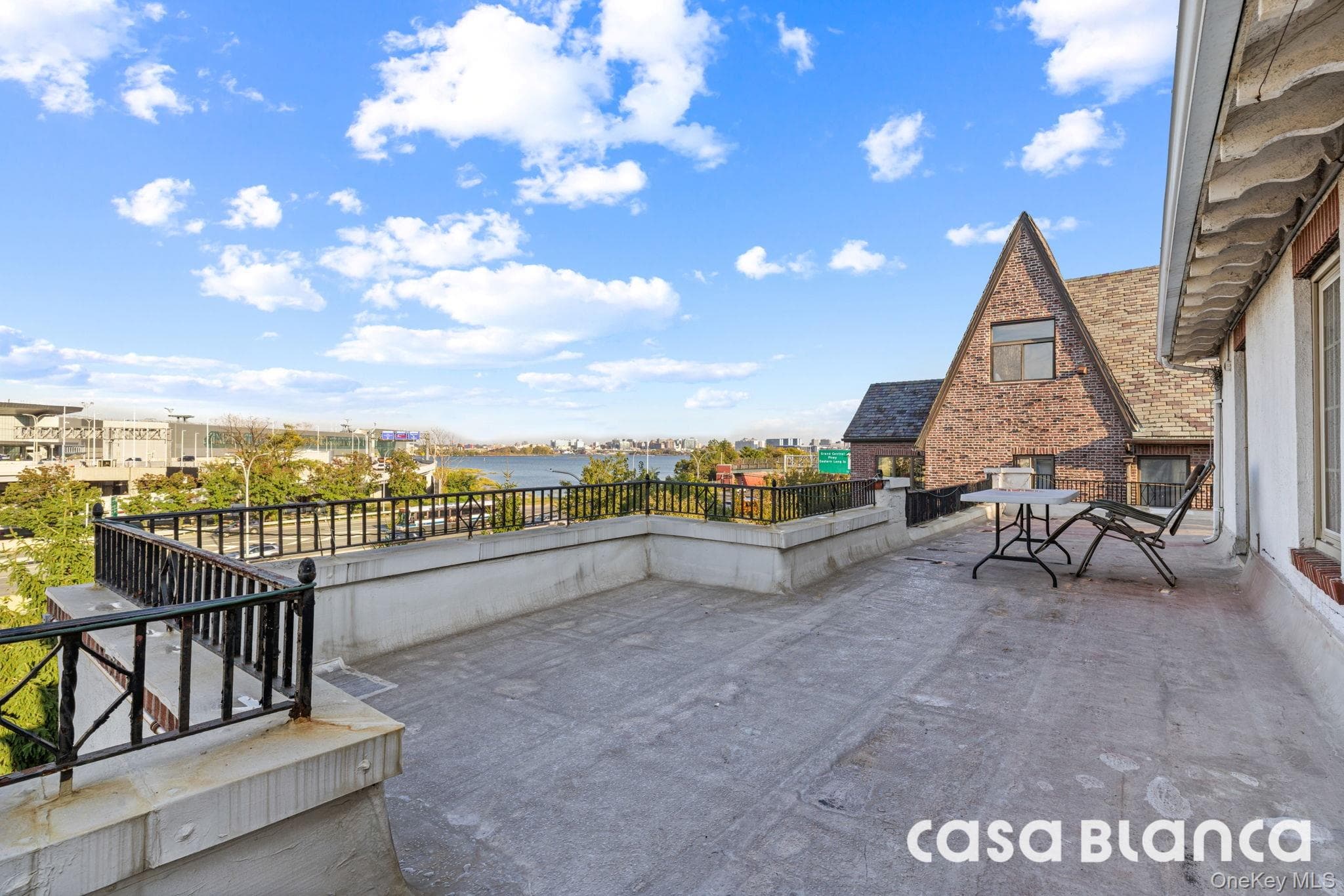 10511 Ditmars Boulevard thumbnail 22